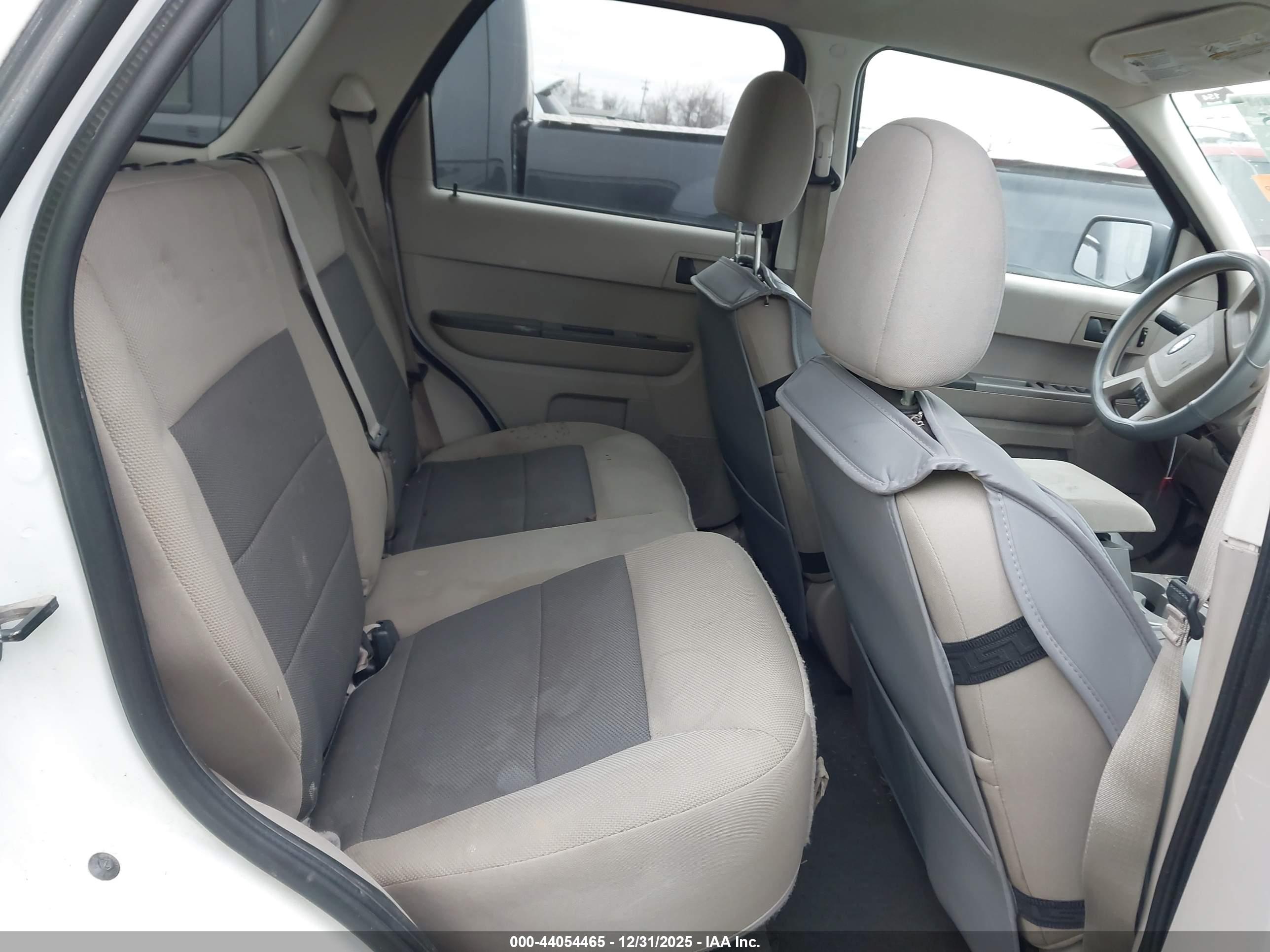 FORD ESCAPE image 8