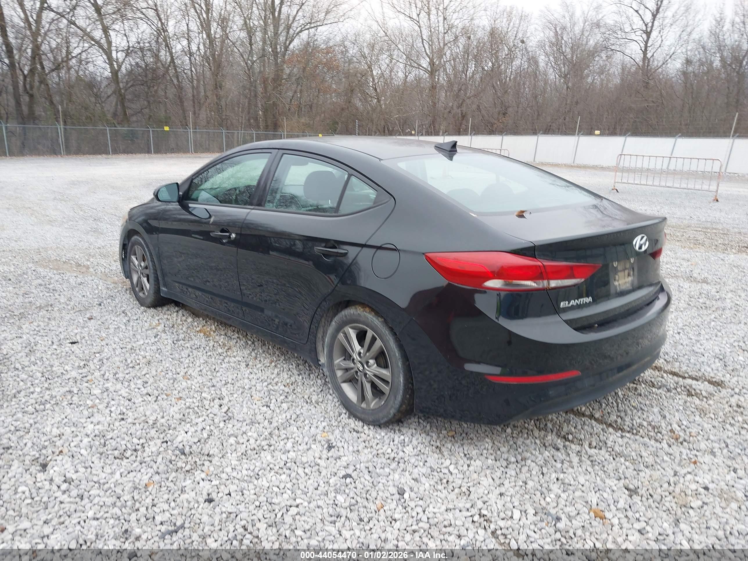 HYUNDAI ELANTRA image 3