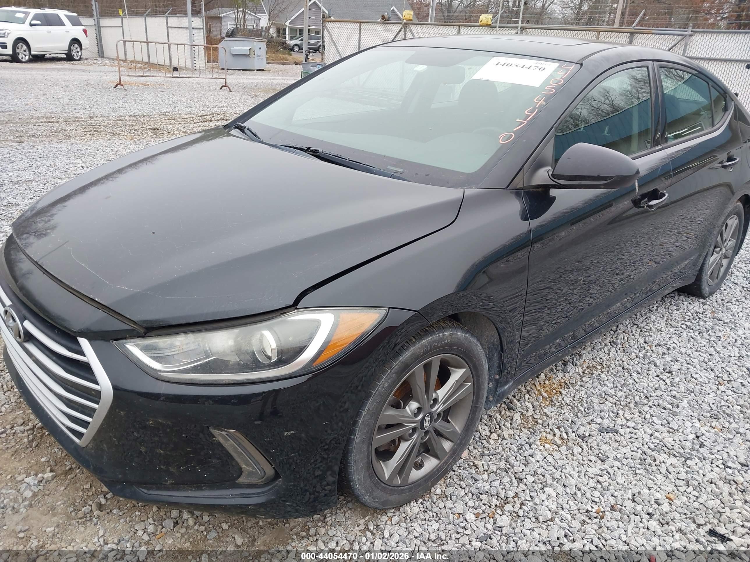 HYUNDAI ELANTRA image 6