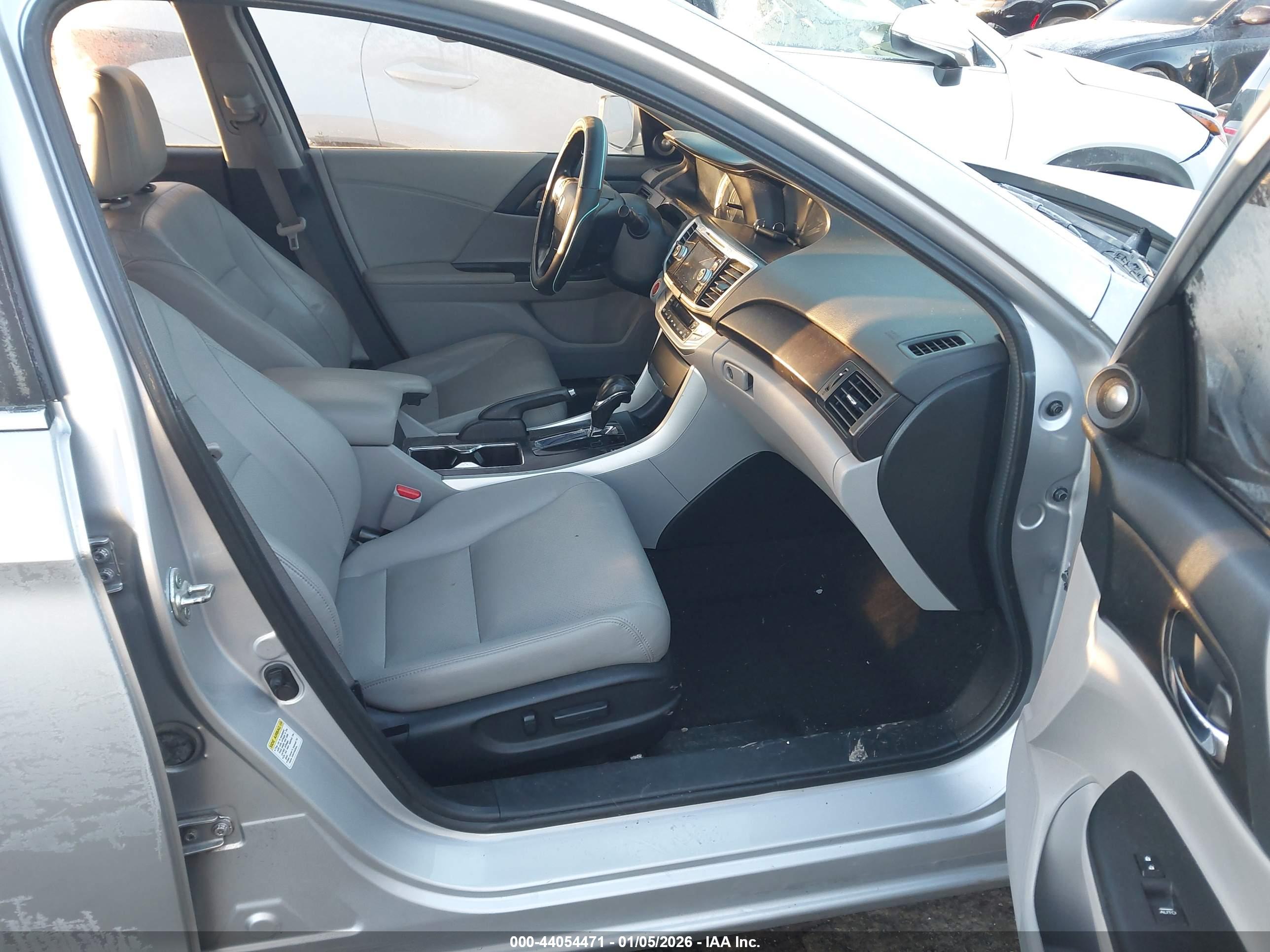 HONDA ACCORD image 5