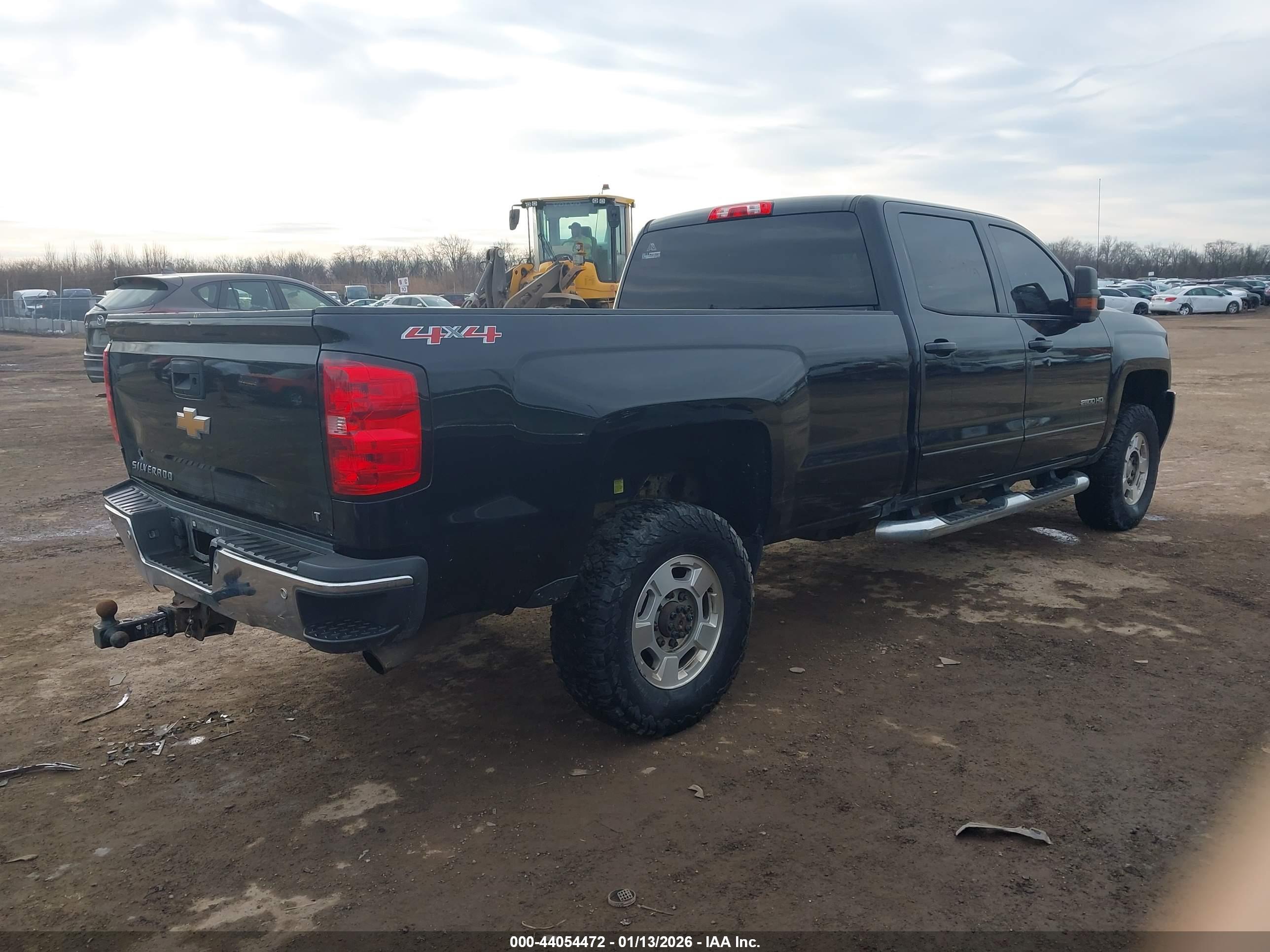CHEVROLET SILVERADO image 4
