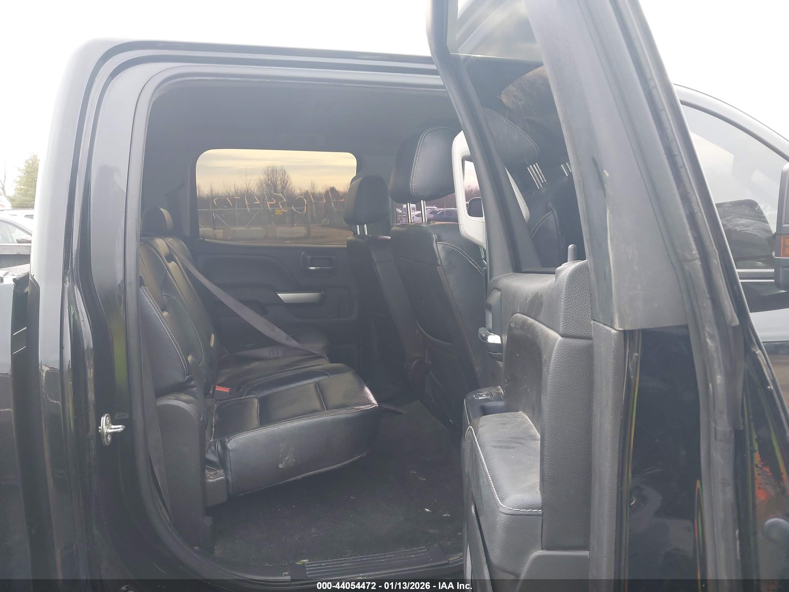 CHEVROLET SILVERADO image 8