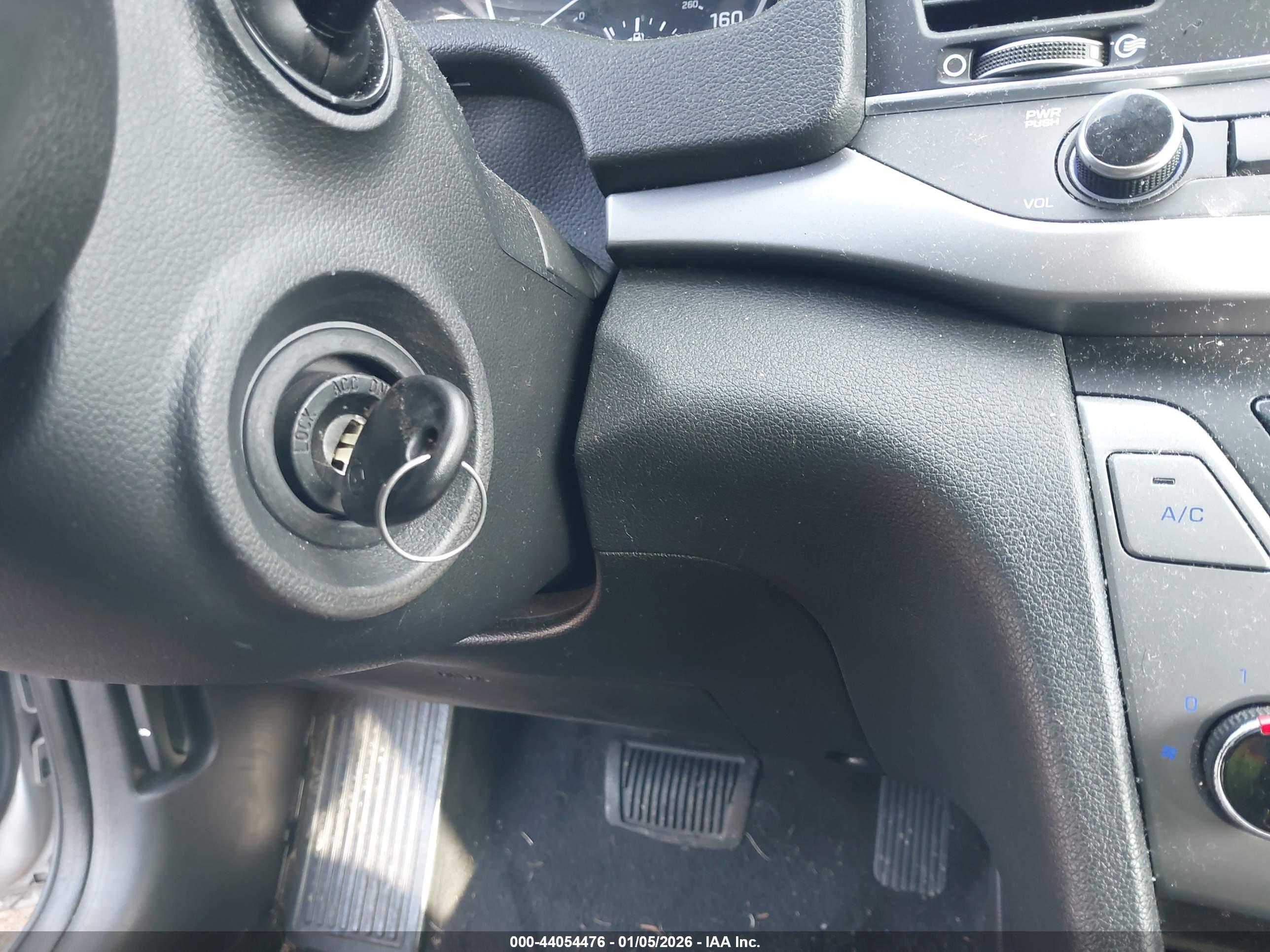 HYUNDAI ELANTRA image 11