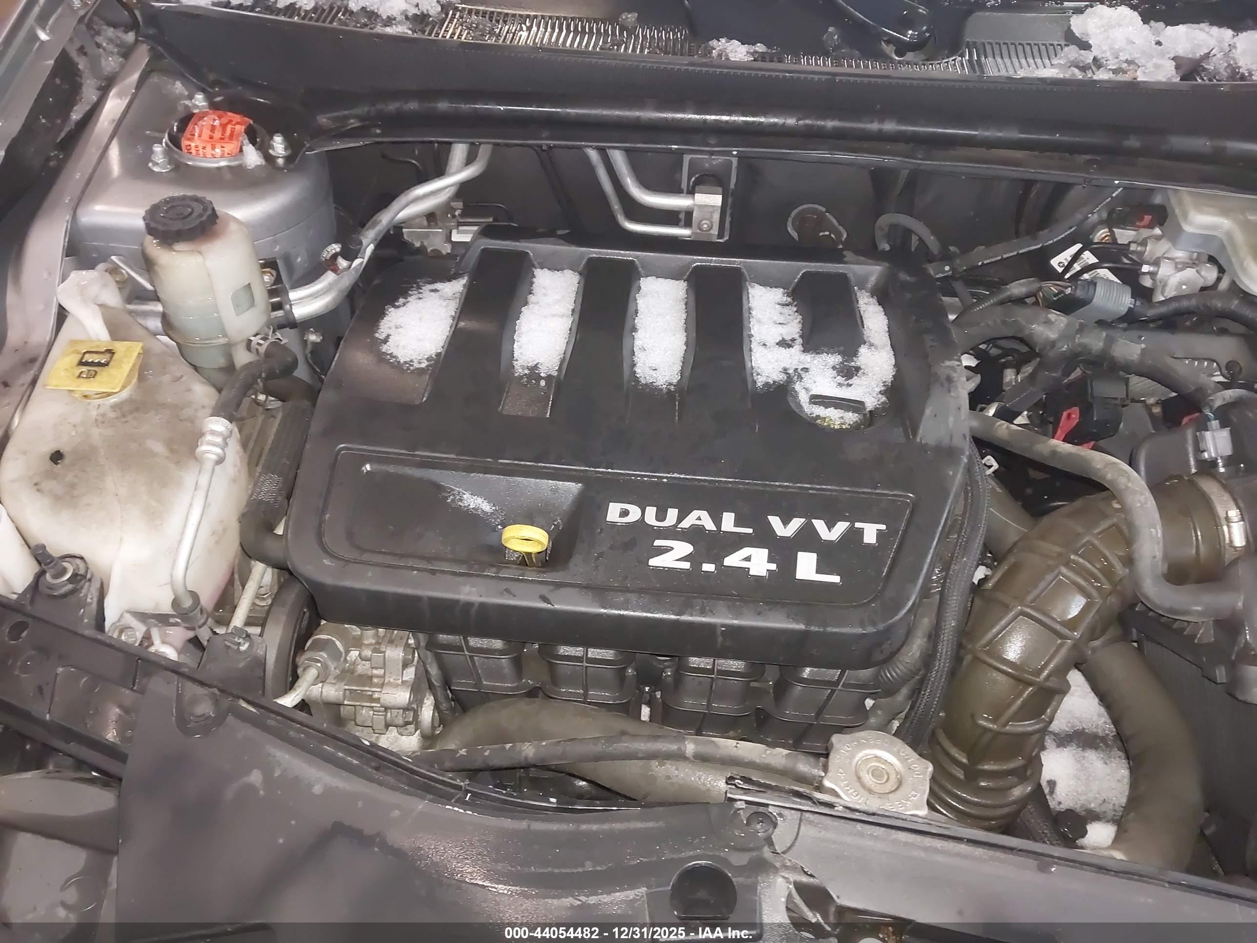 CHRYSLER 200 image 10
