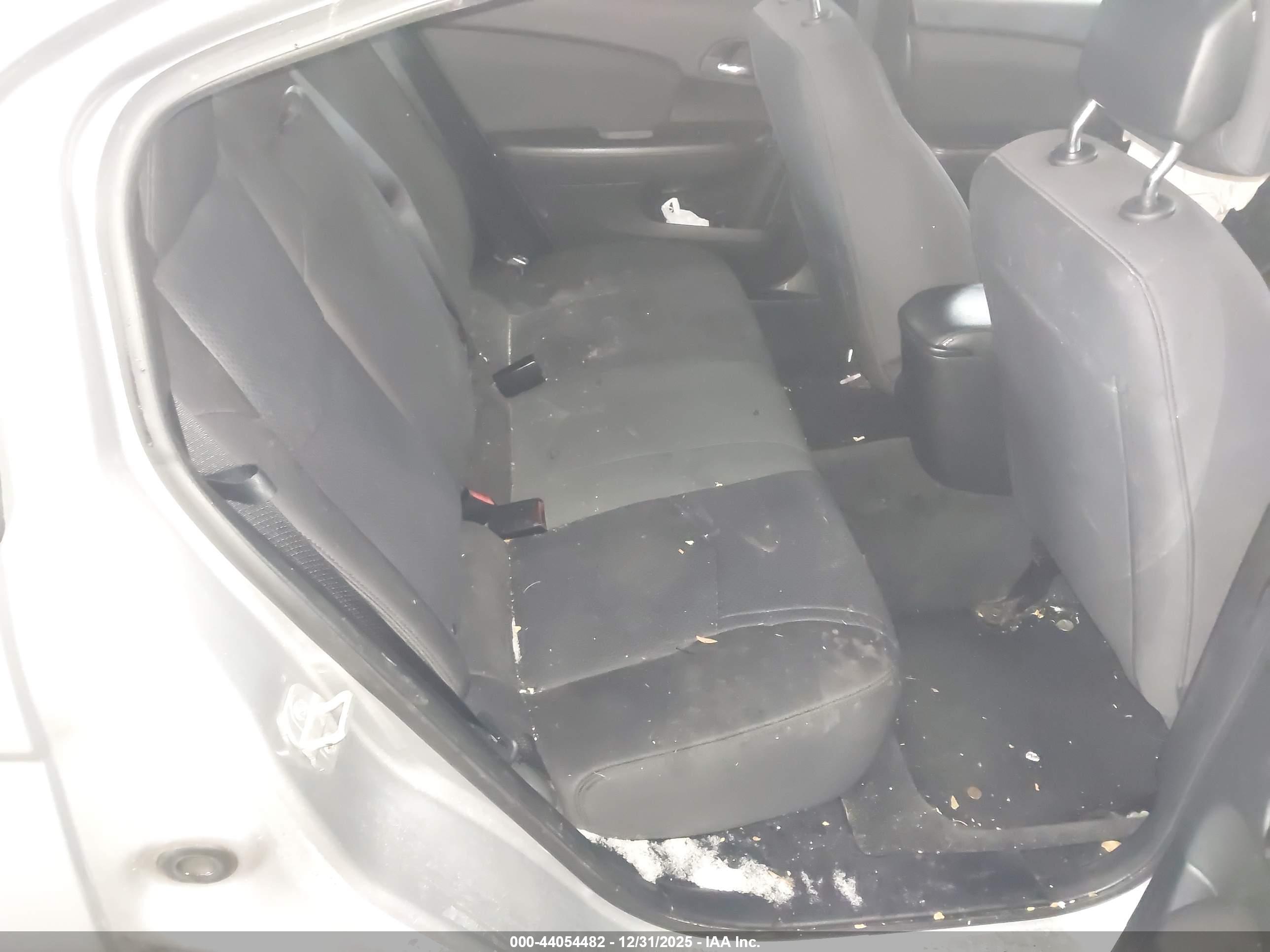 CHRYSLER 200 image 8
