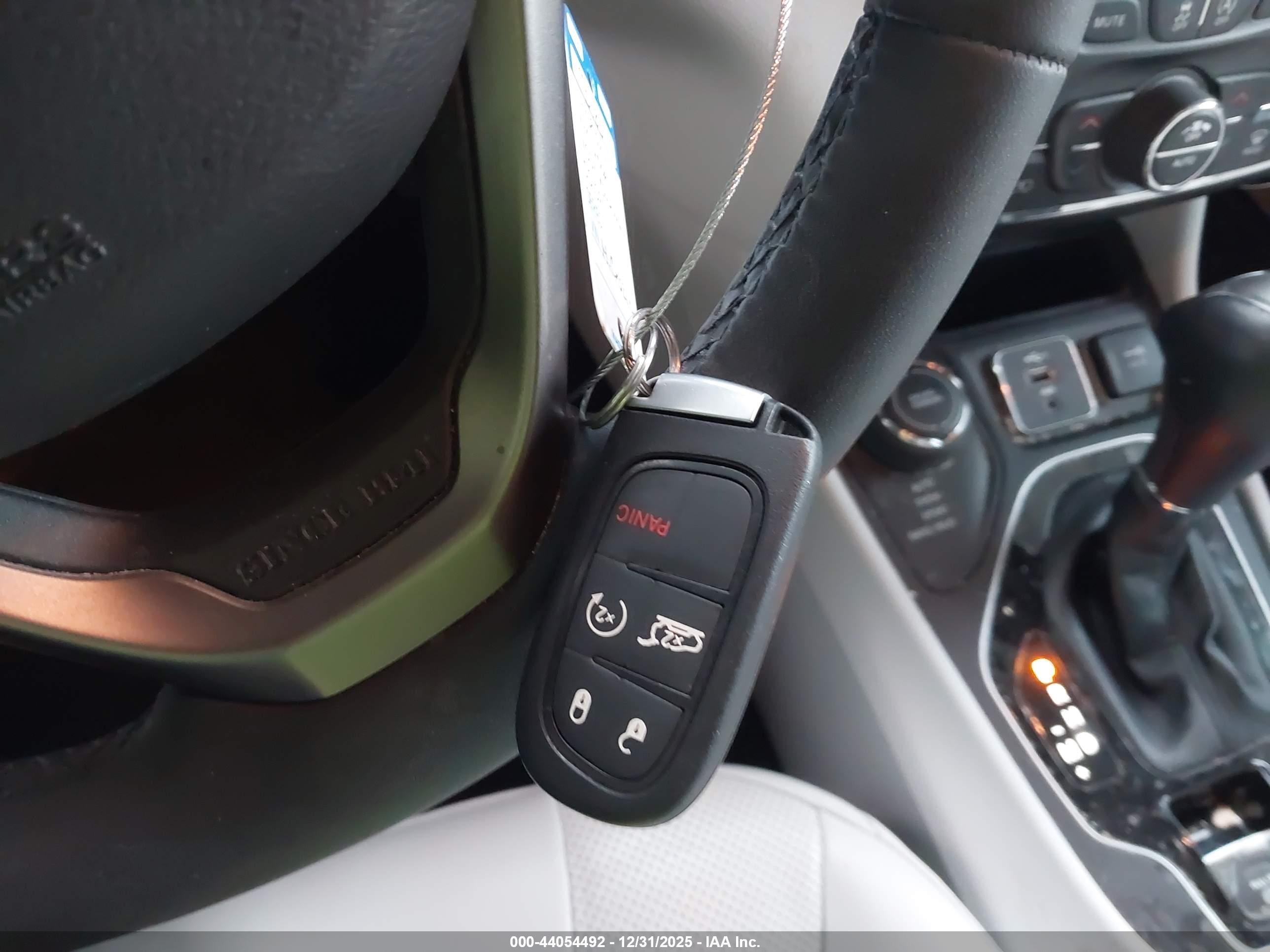 JEEP CHEROKEE image 11