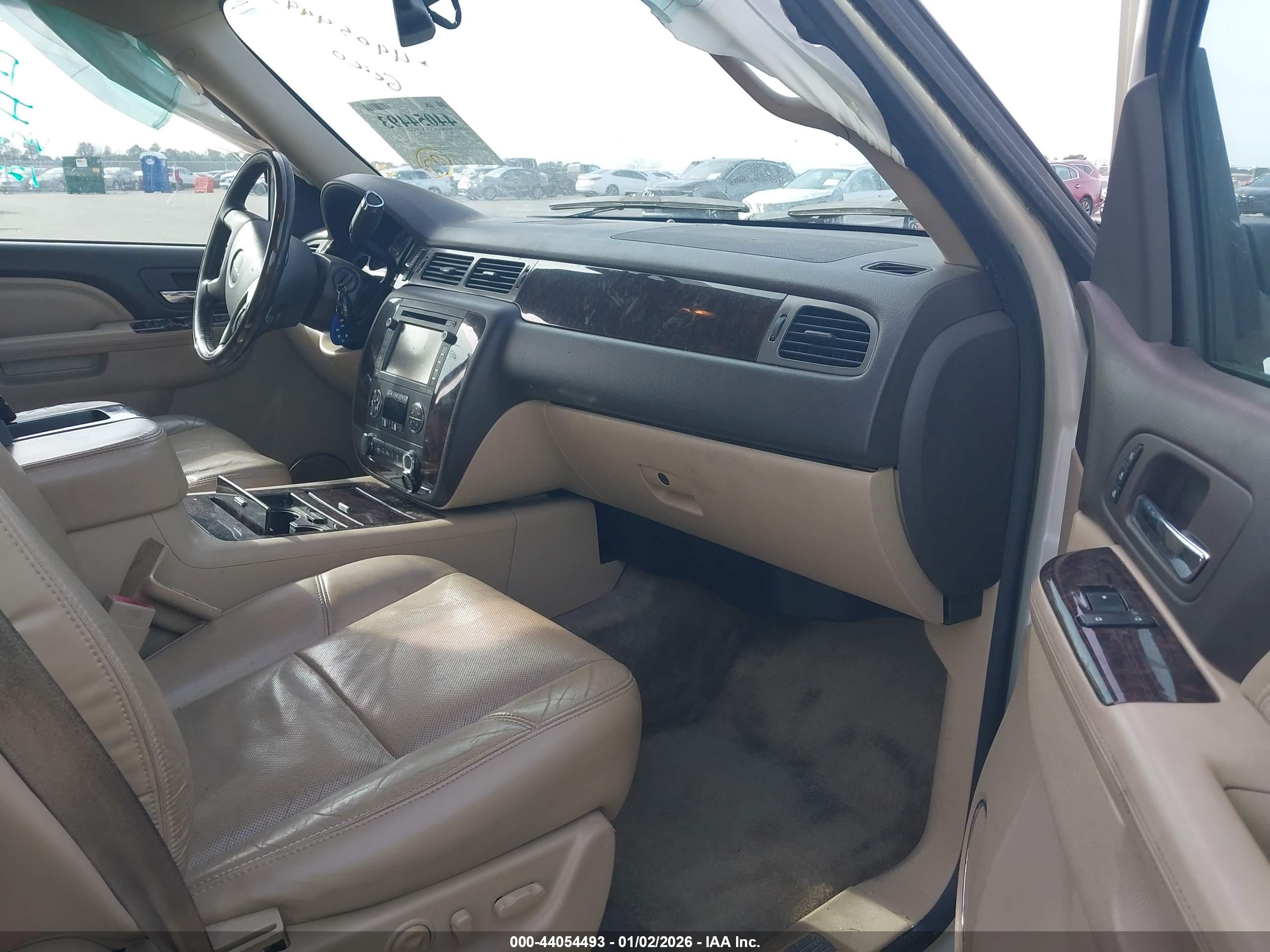 GMC YUKON image 5
