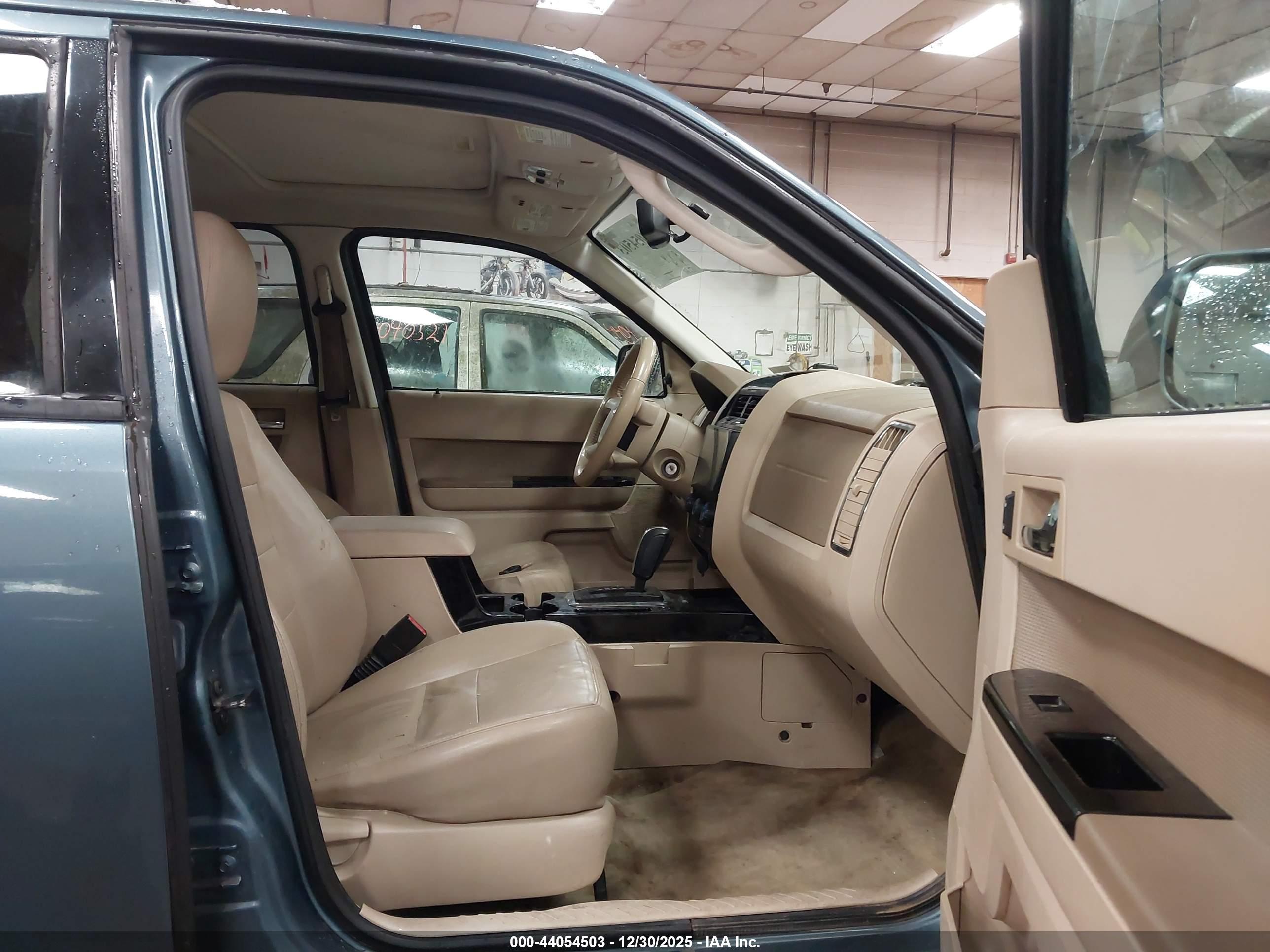 FORD ESCAPE image 5