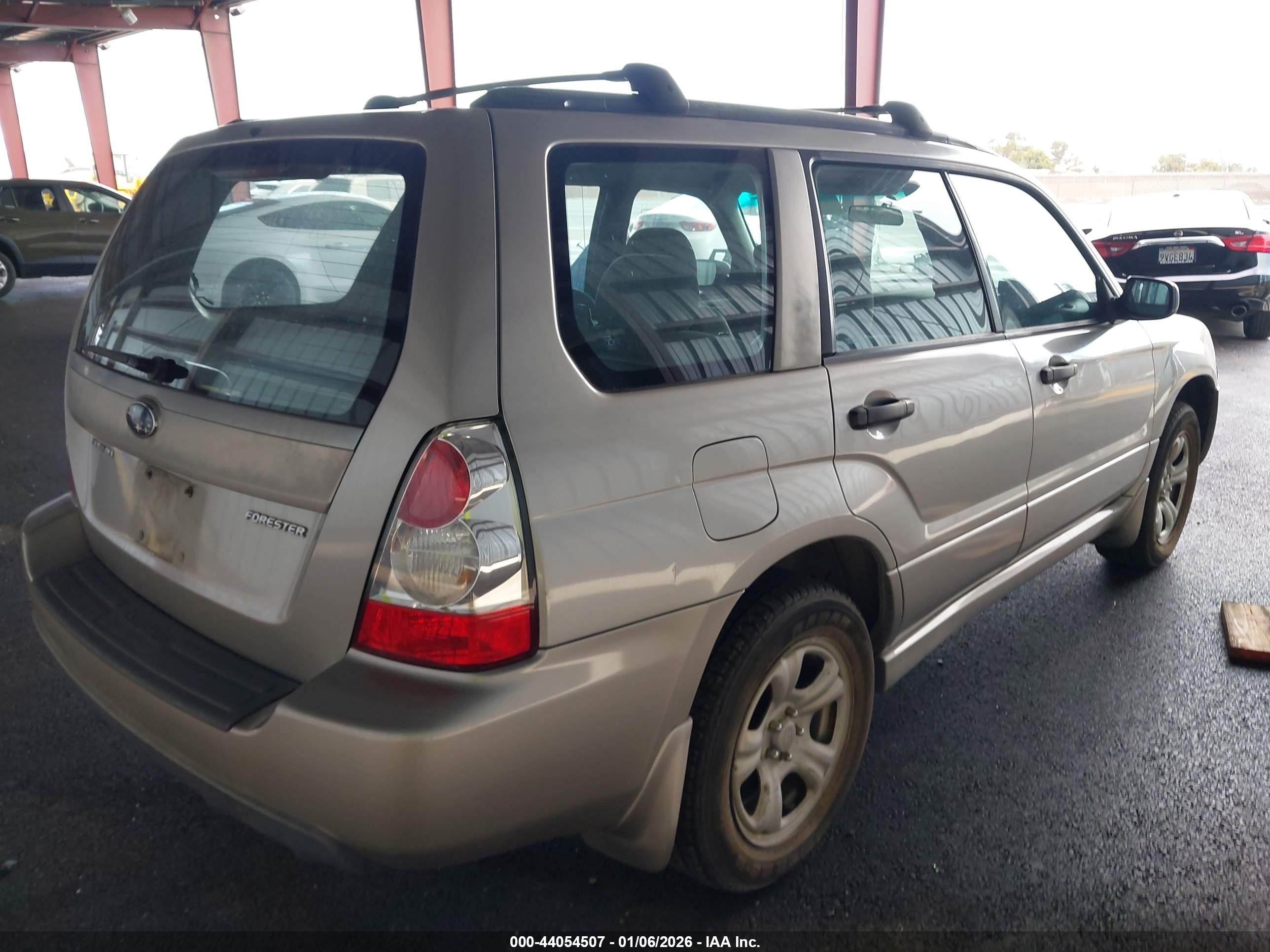 SUBARU FORESTER image 4