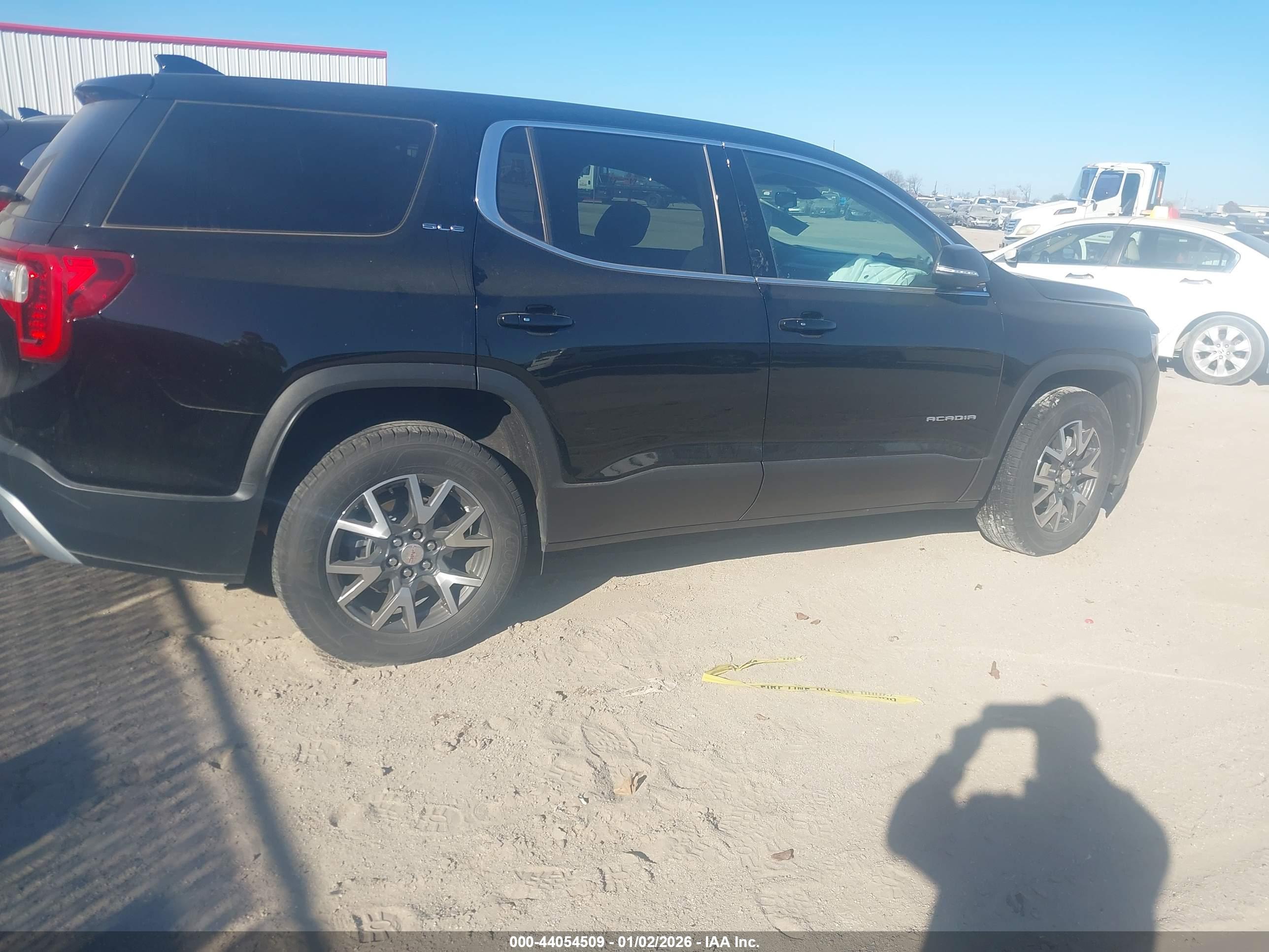 GMC ACADIA image 4