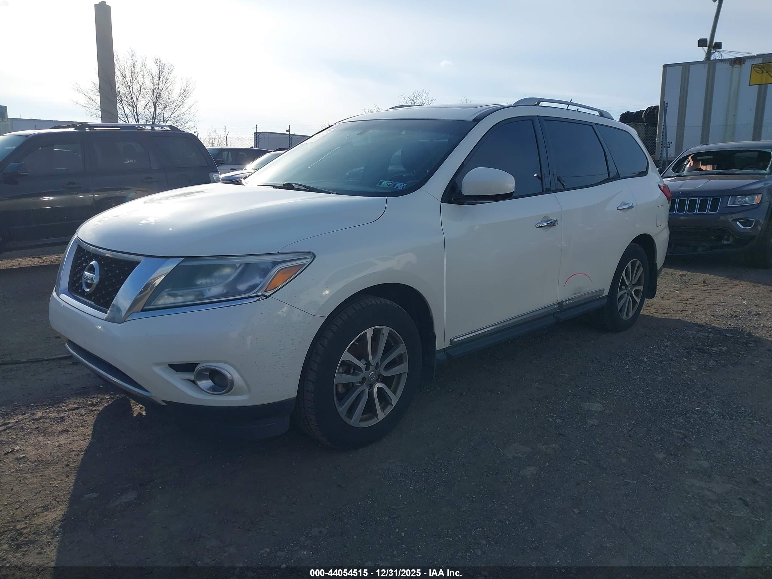 NISSAN PATHFINDER image 2