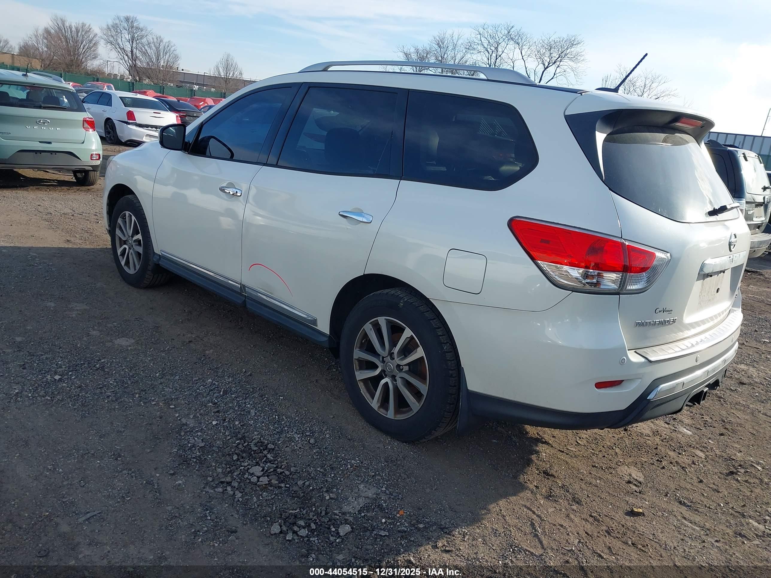 NISSAN PATHFINDER image 3
