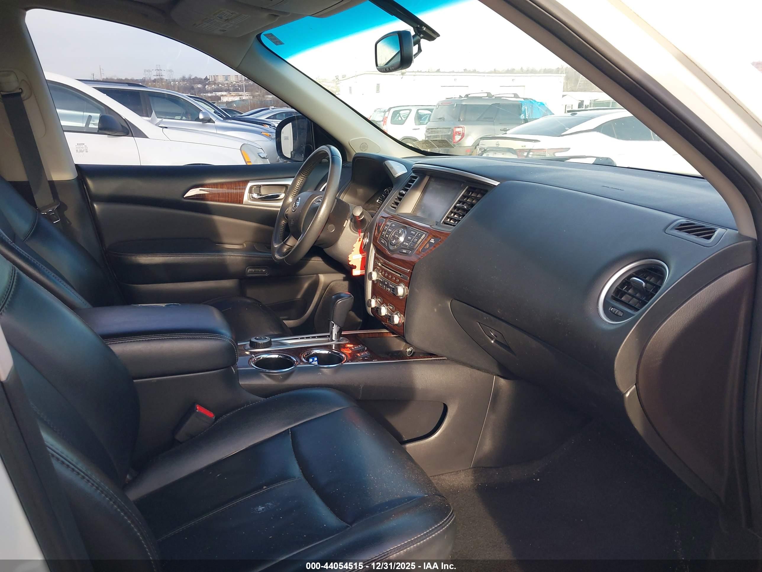 NISSAN PATHFINDER image 5