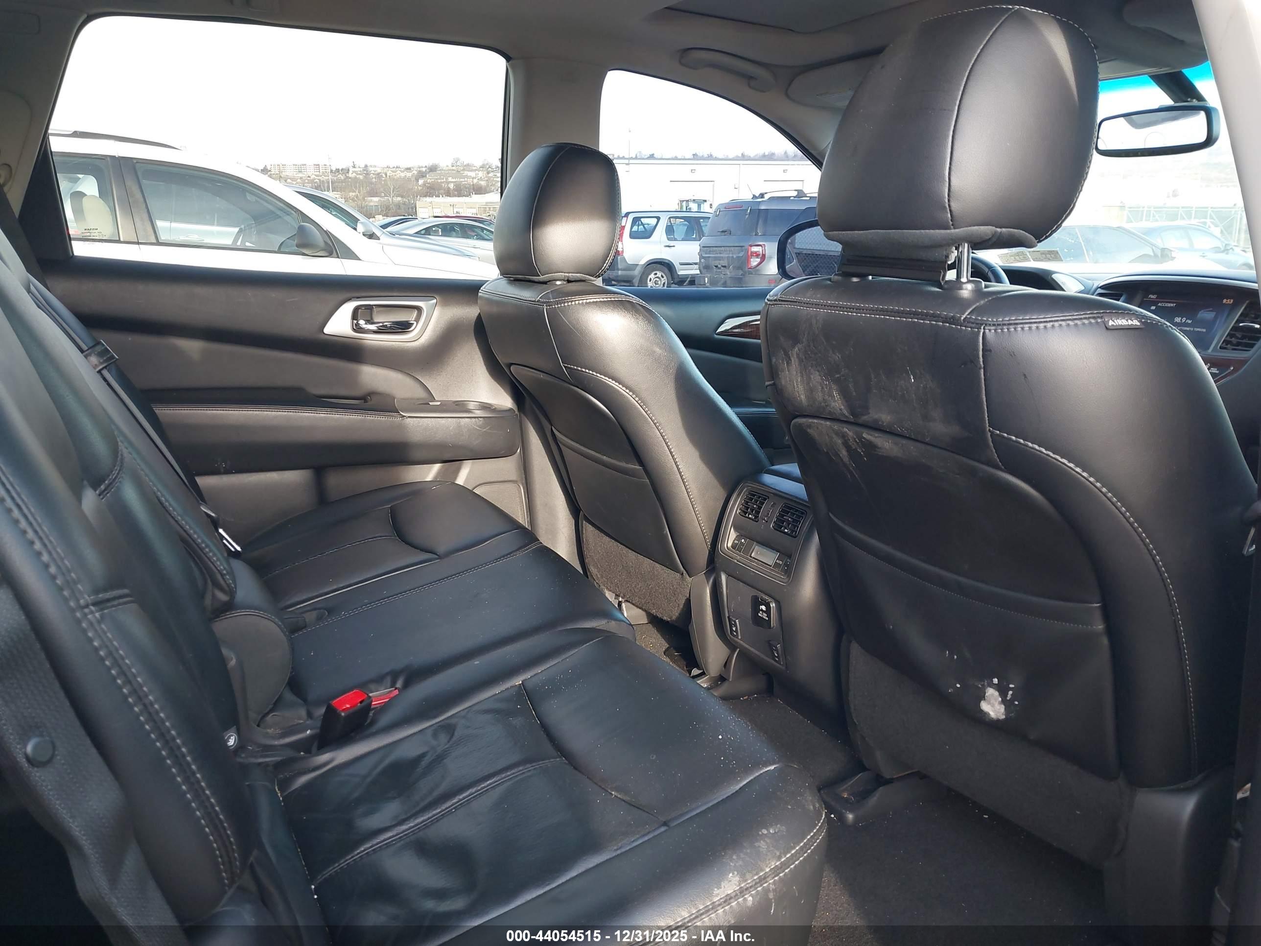 NISSAN PATHFINDER image 8