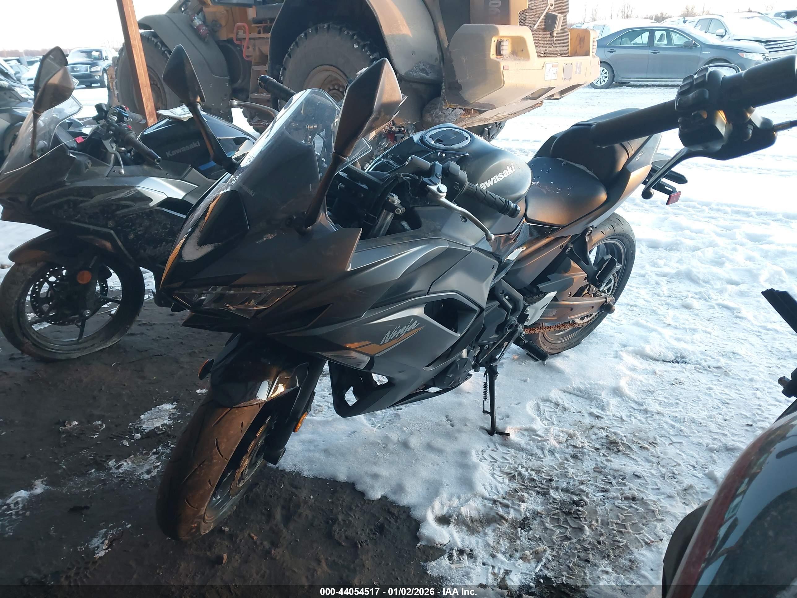 KAWASAKI EX650 image 2