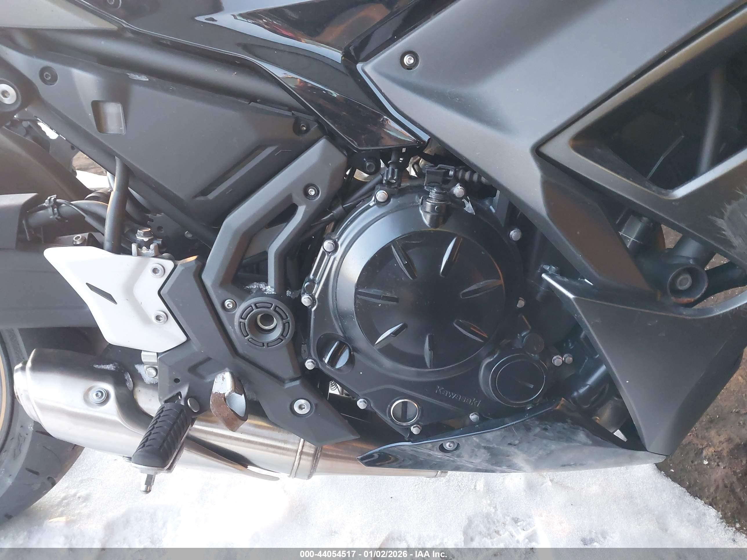 KAWASAKI EX650 image 8