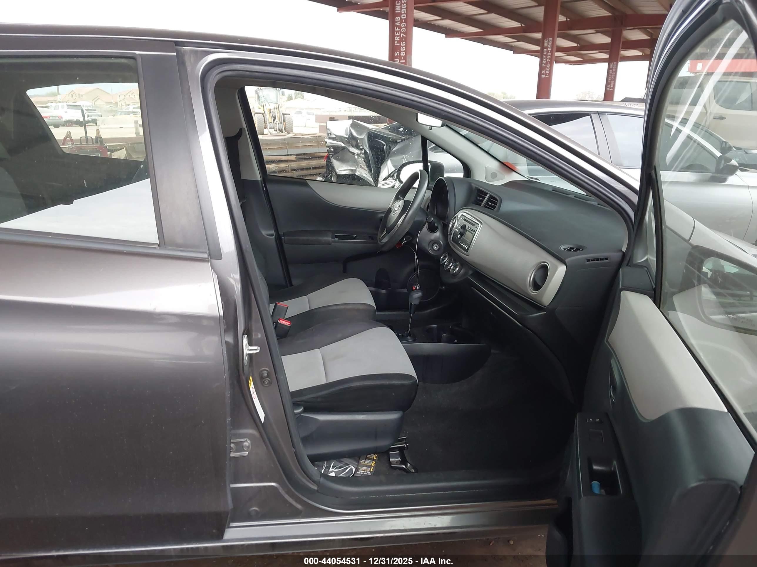 TOYOTA YARIS image 5