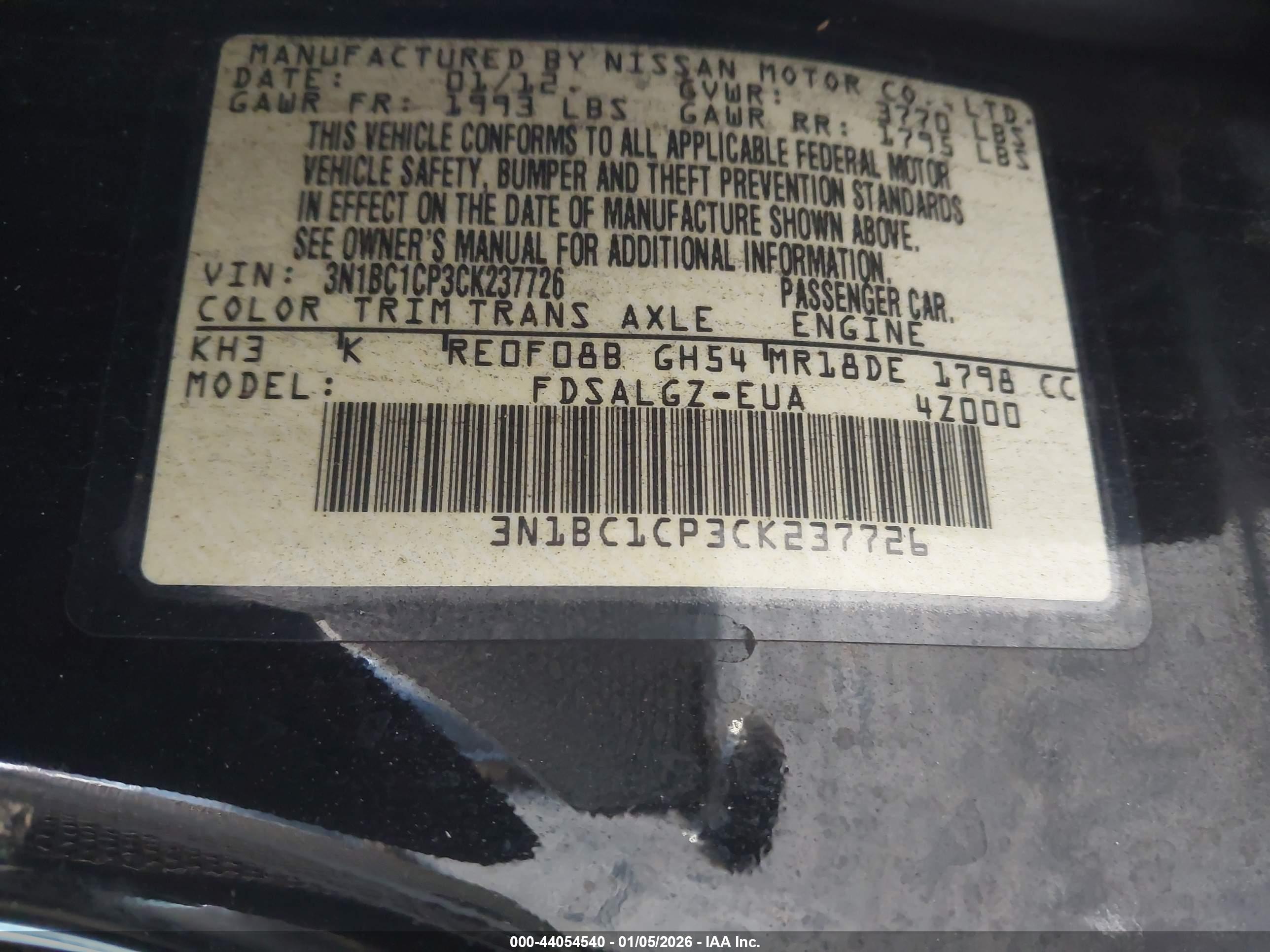 NISSAN VERSA image 9