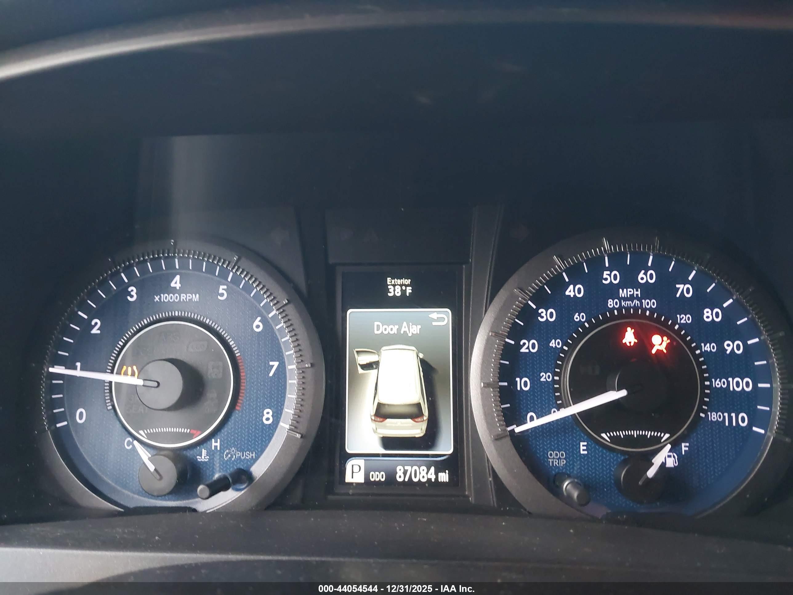 TOYOTA SIENNA image 7