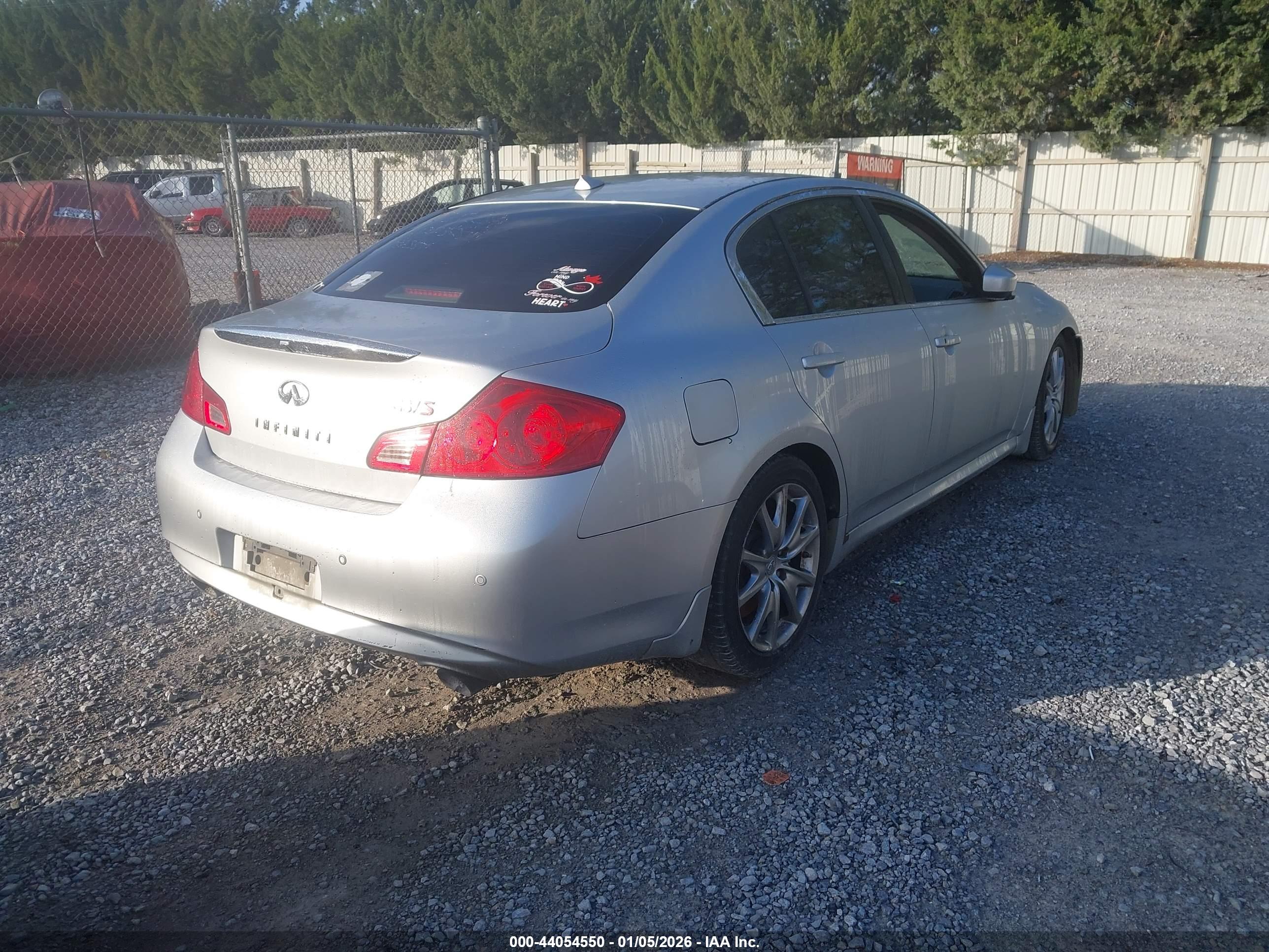 INFINITI G37 image 4