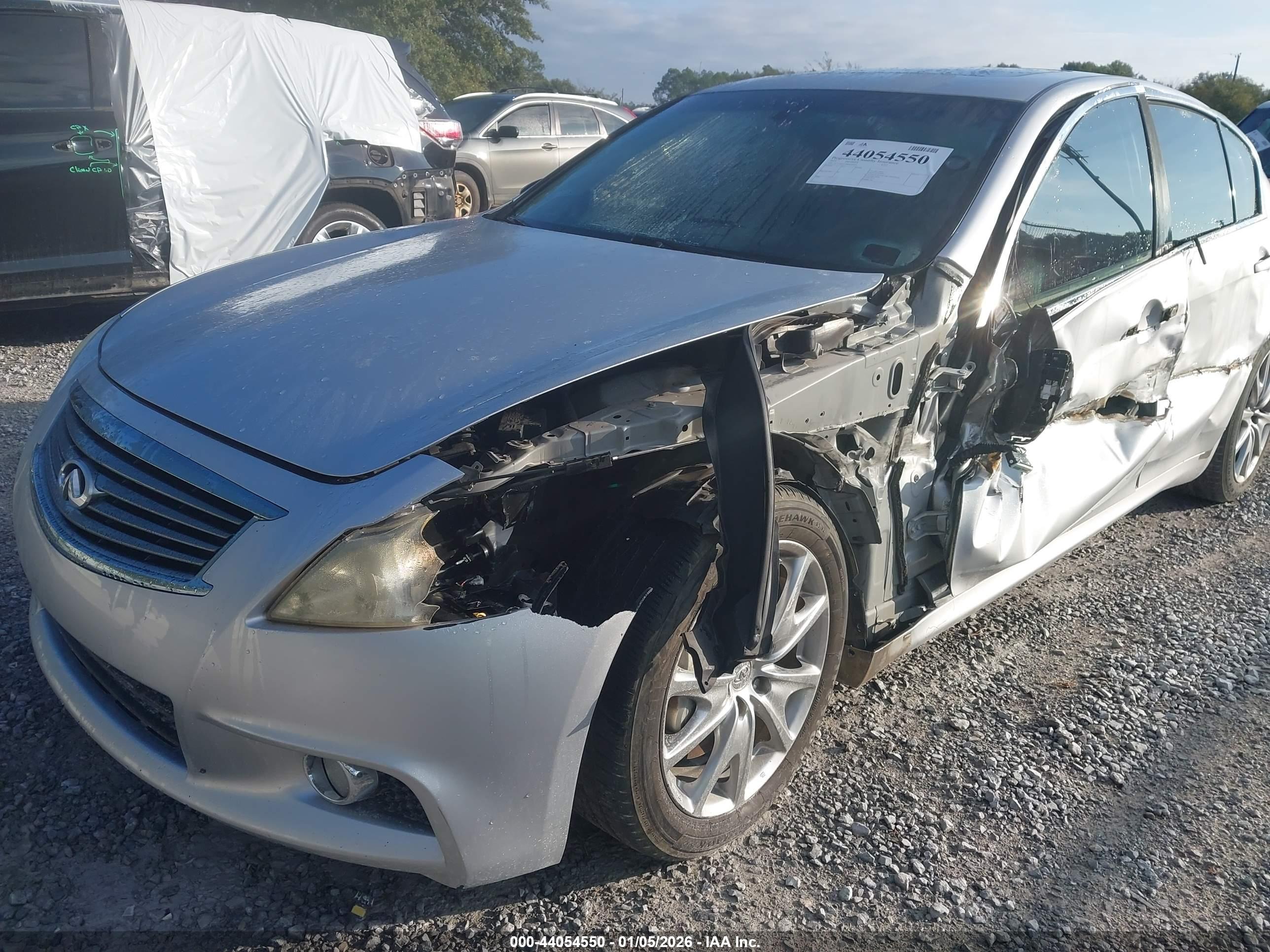 INFINITI G37 image 6