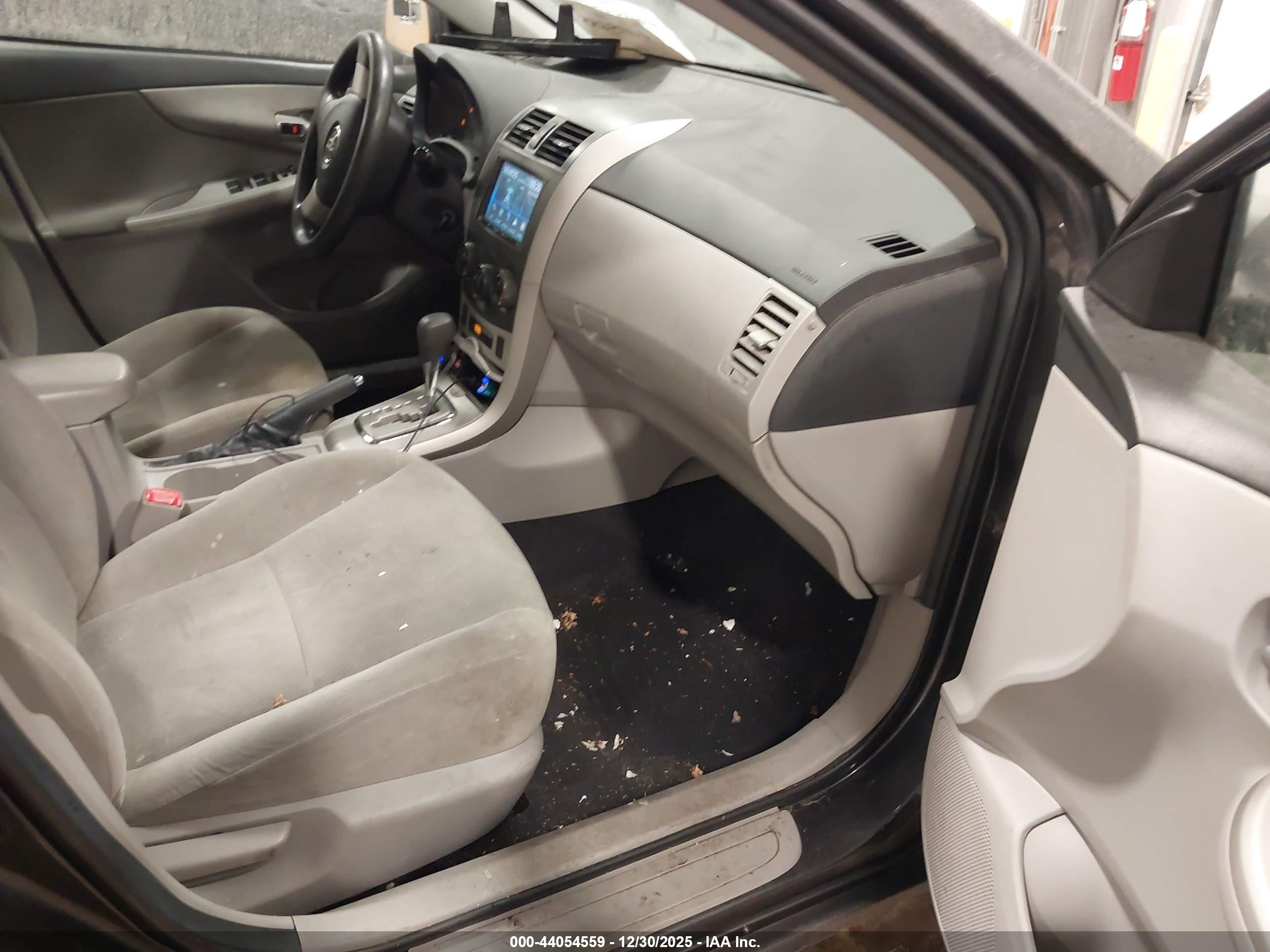 TOYOTA COROLLA image 5