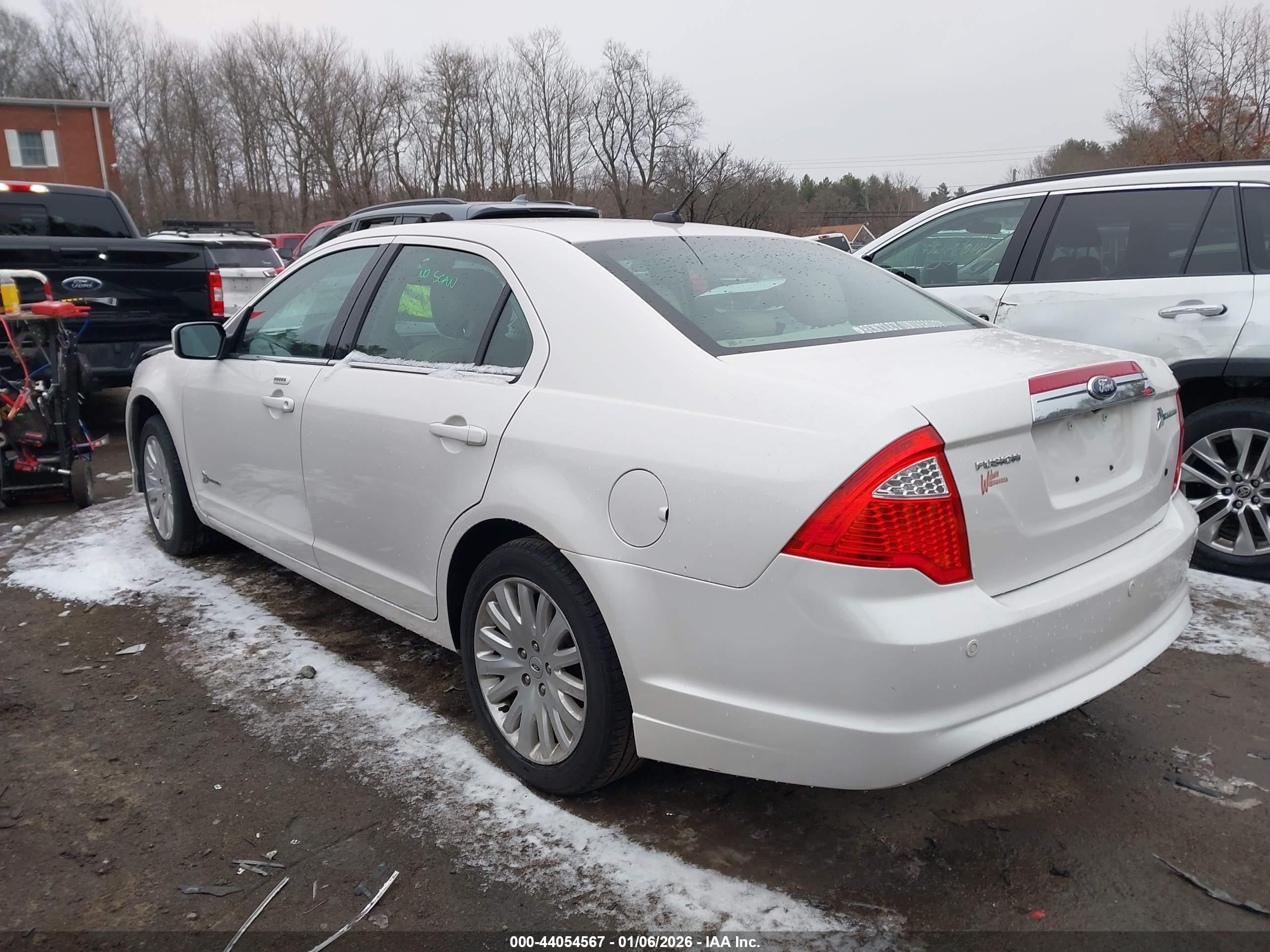 FORD FUSION image 3