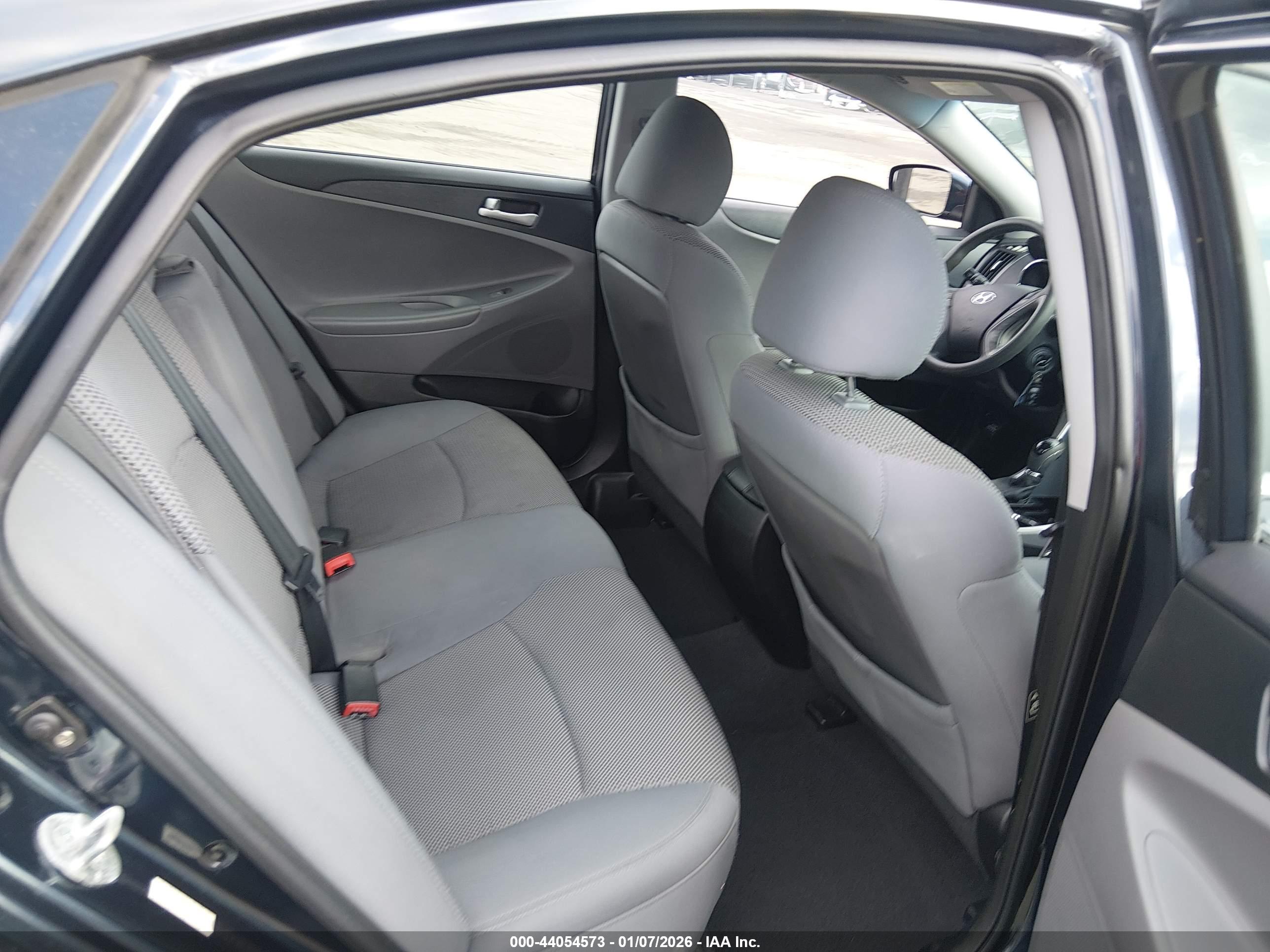 HYUNDAI SONATA image 8