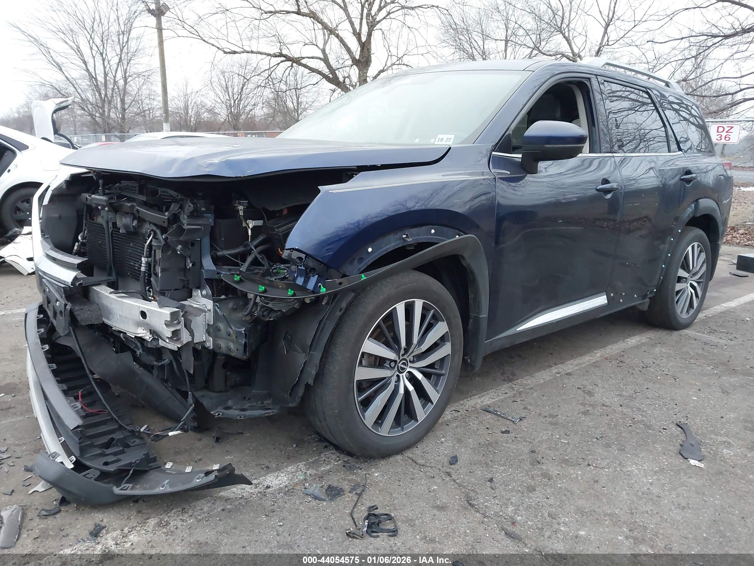 NISSAN PATHFINDER image 2