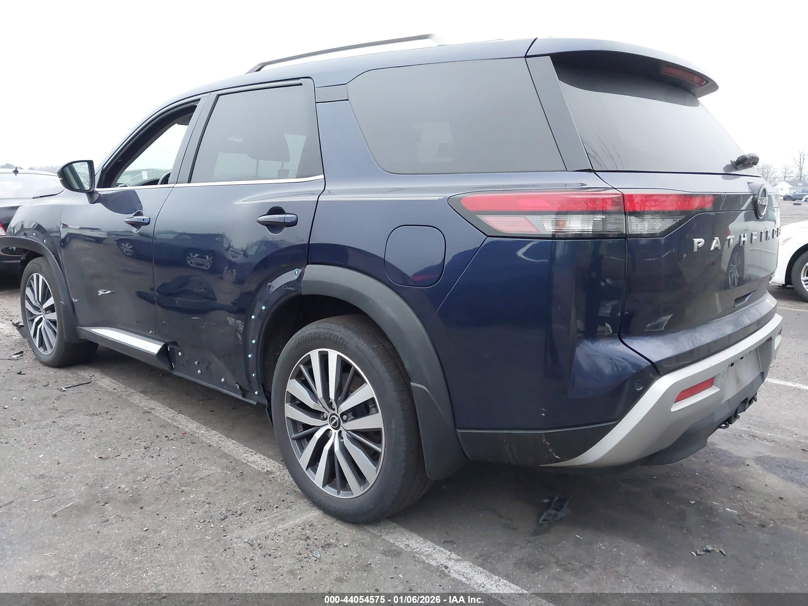 NISSAN PATHFINDER image 3