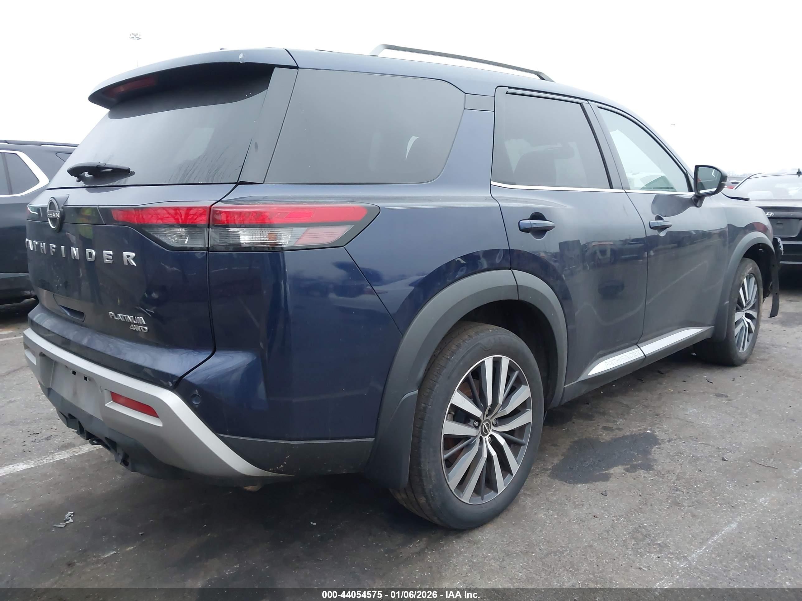 NISSAN PATHFINDER image 4