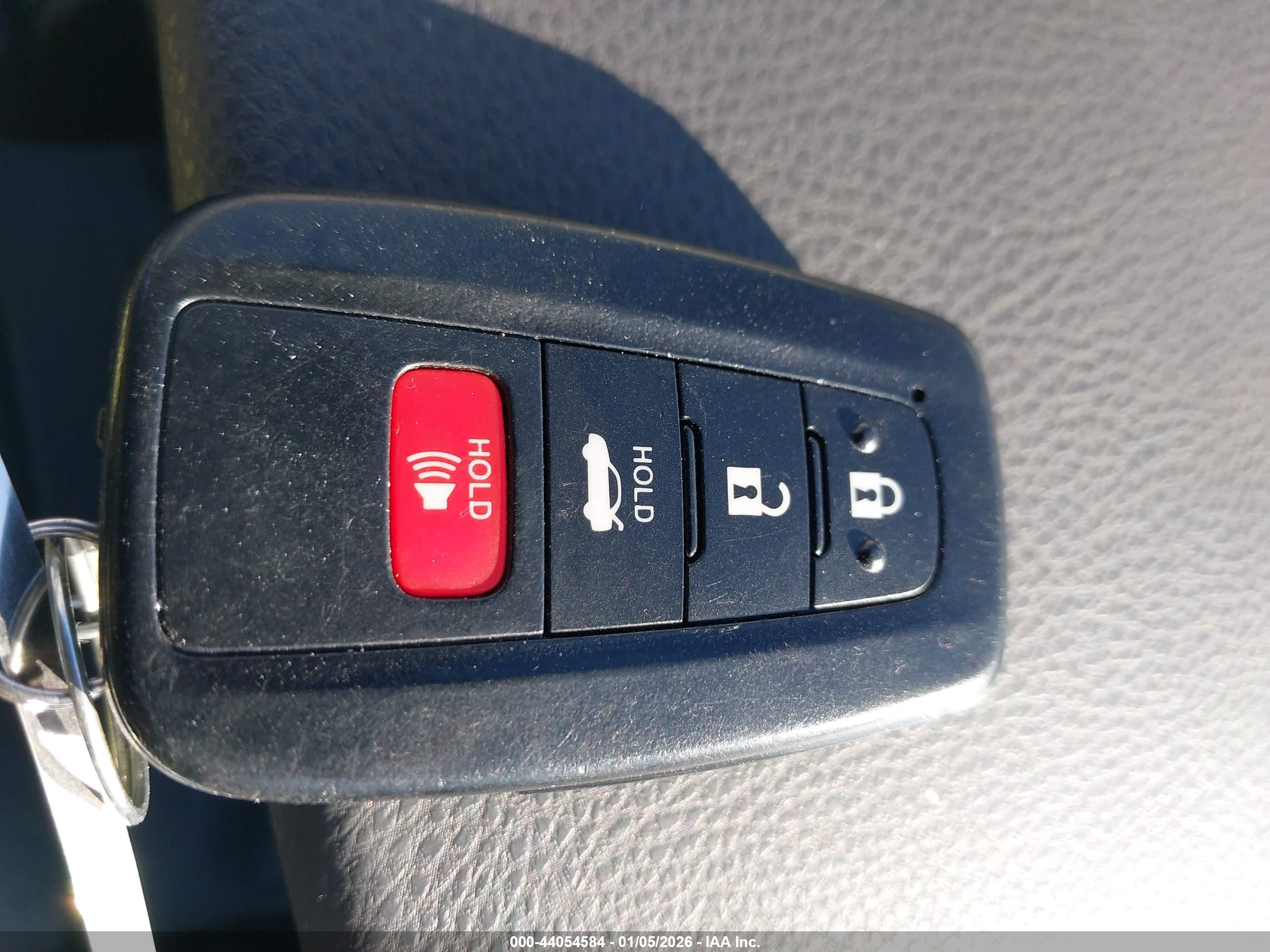 TOYOTA CAMRY image 11