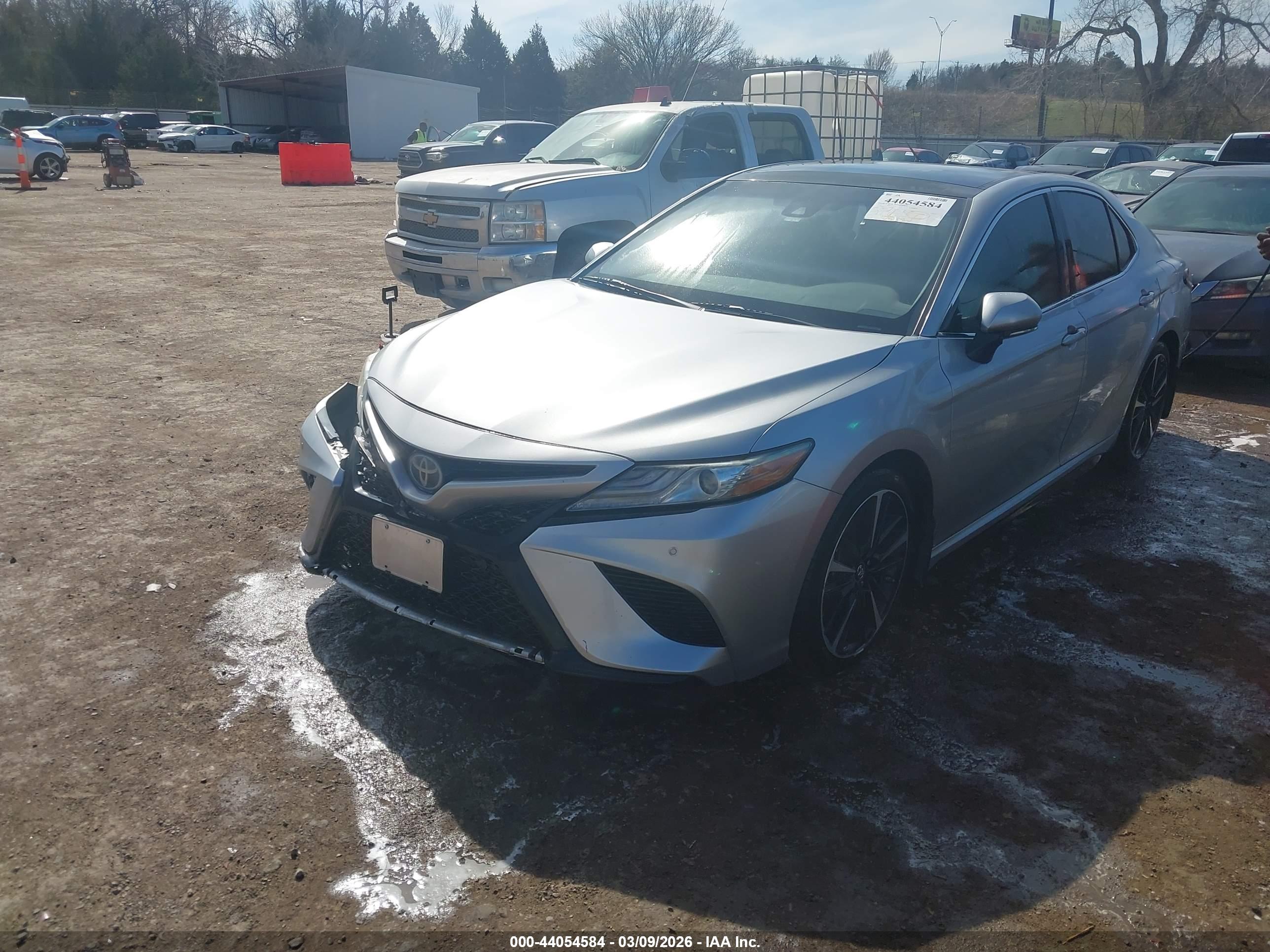 TOYOTA CAMRY image 2