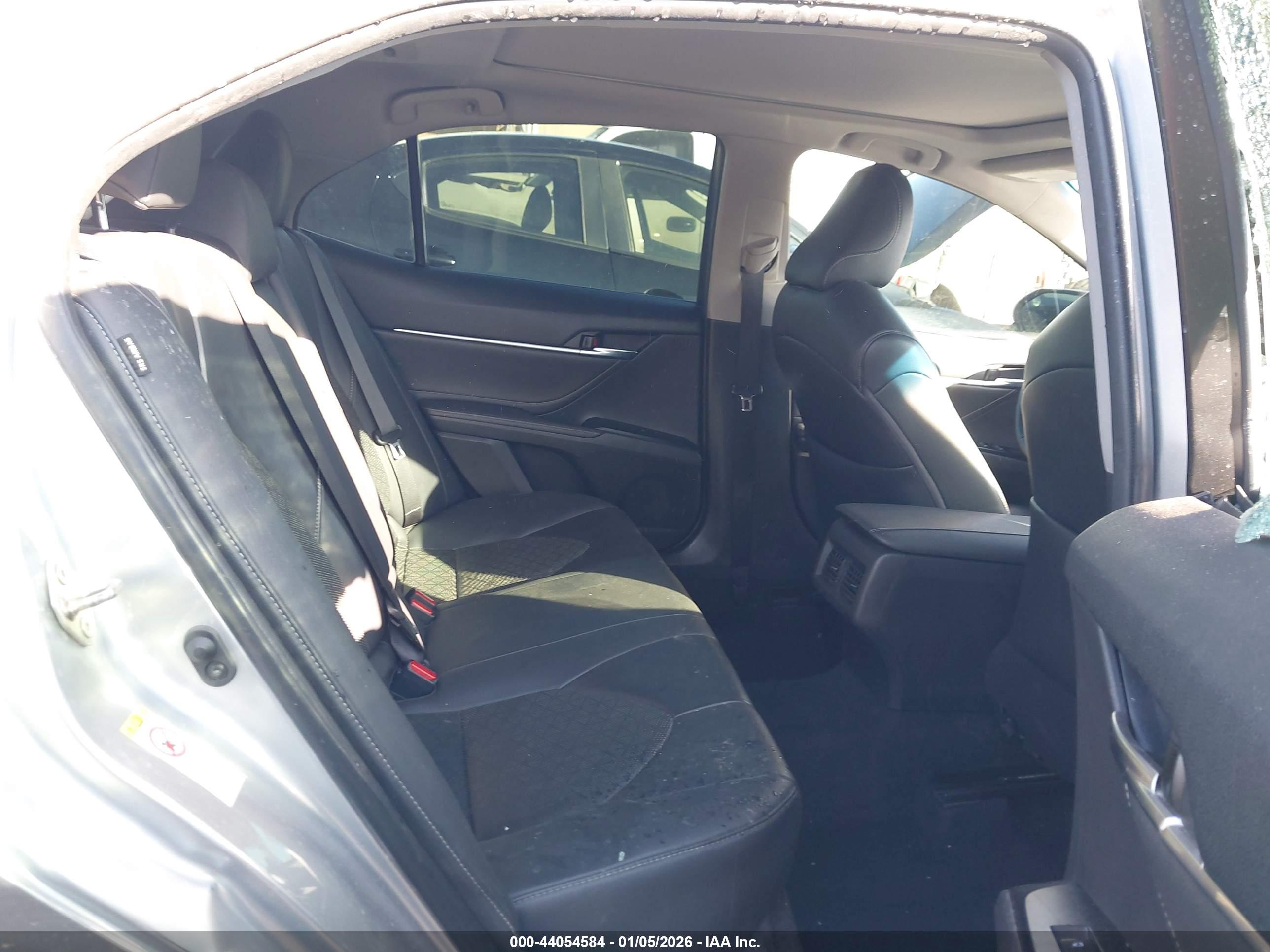 TOYOTA CAMRY image 8