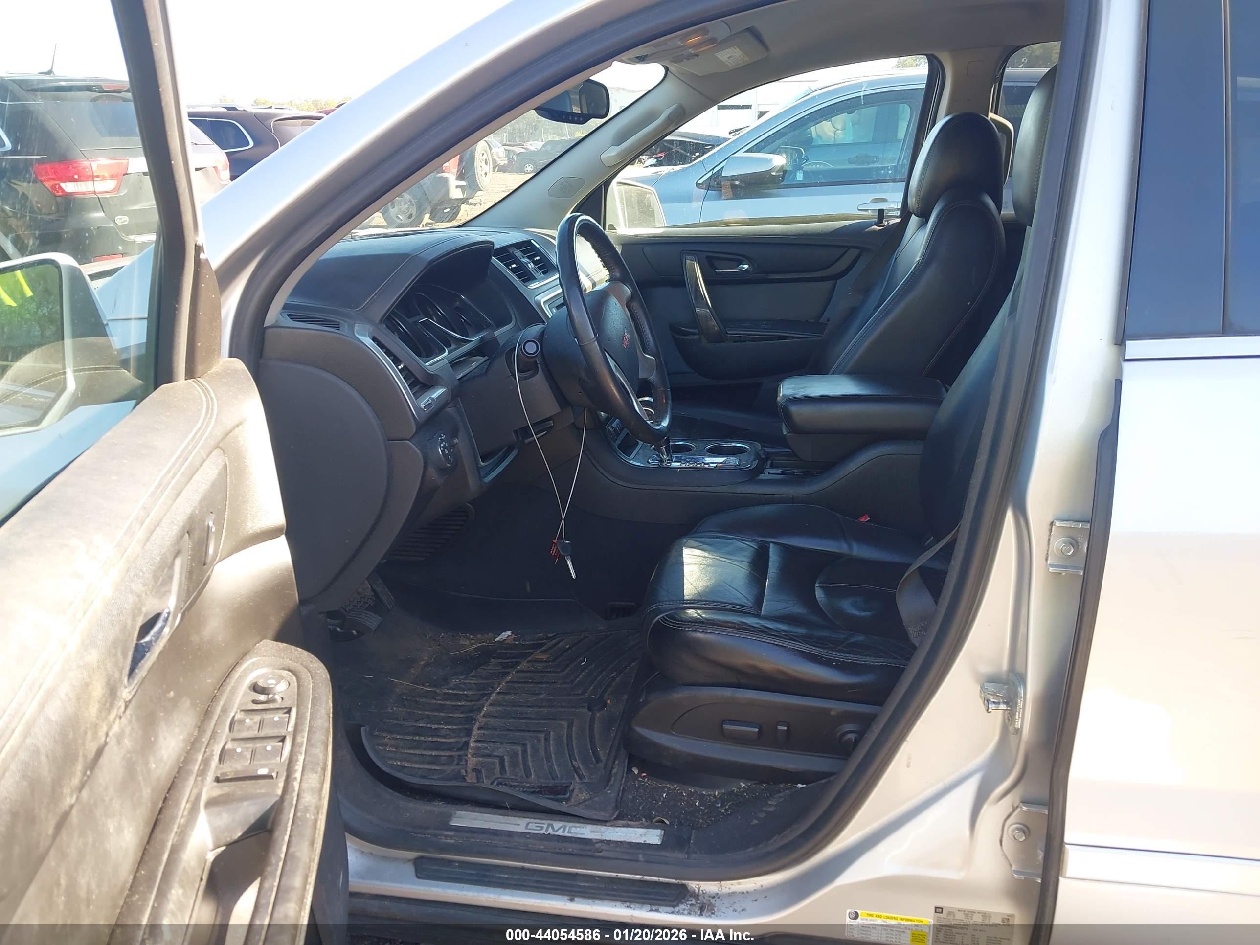 GMC ACADIA image 5