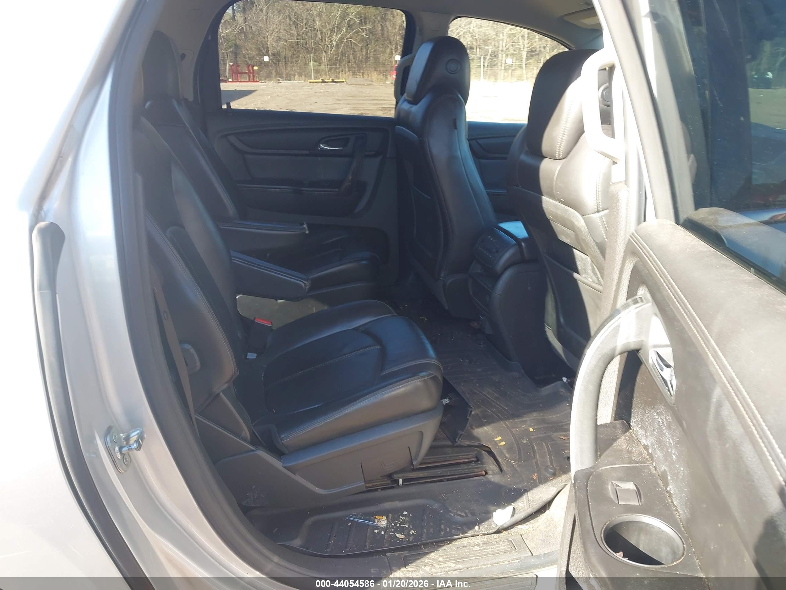 GMC ACADIA image 8