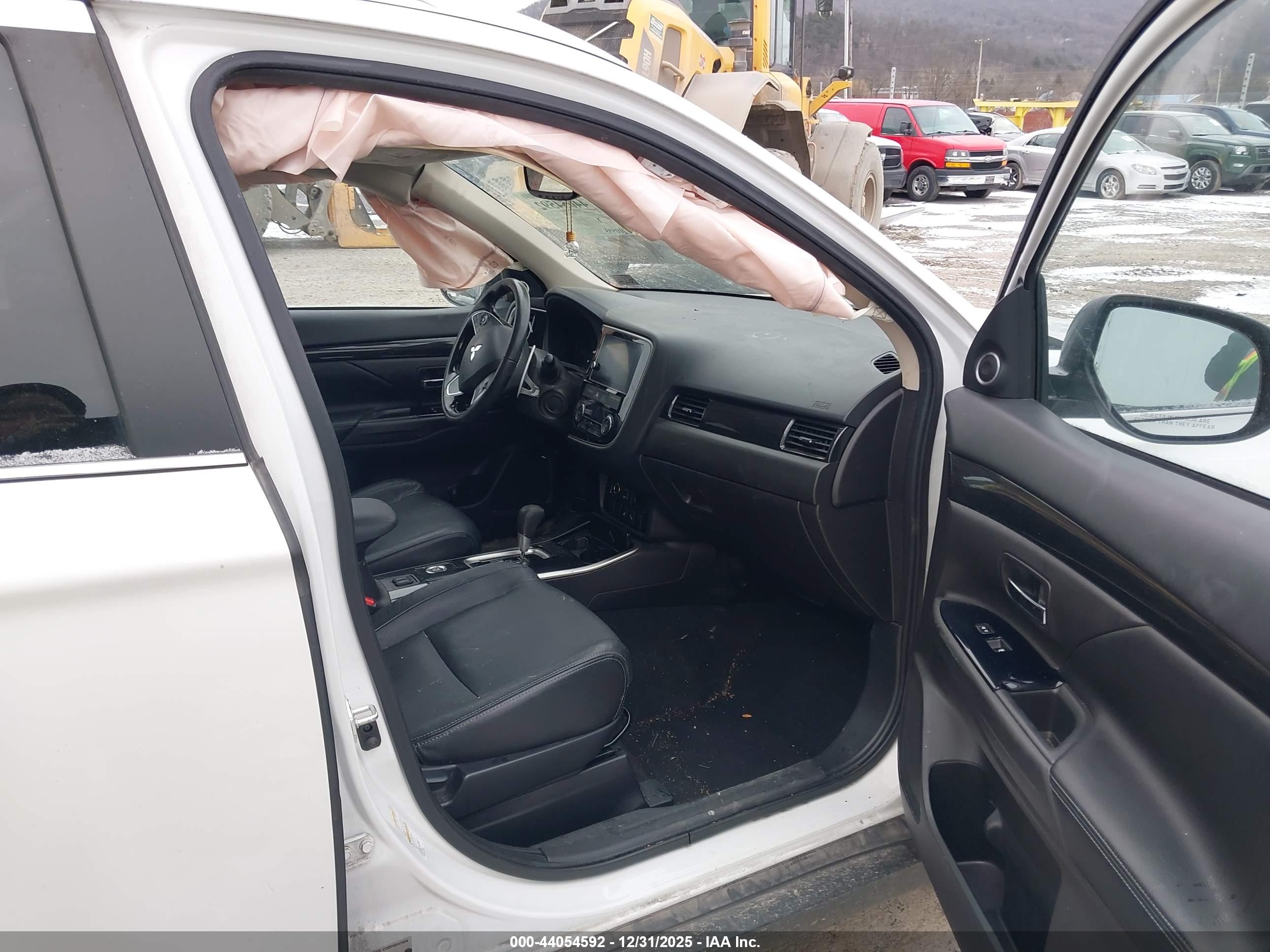 MITSUBISHI OUTLANDER image 5