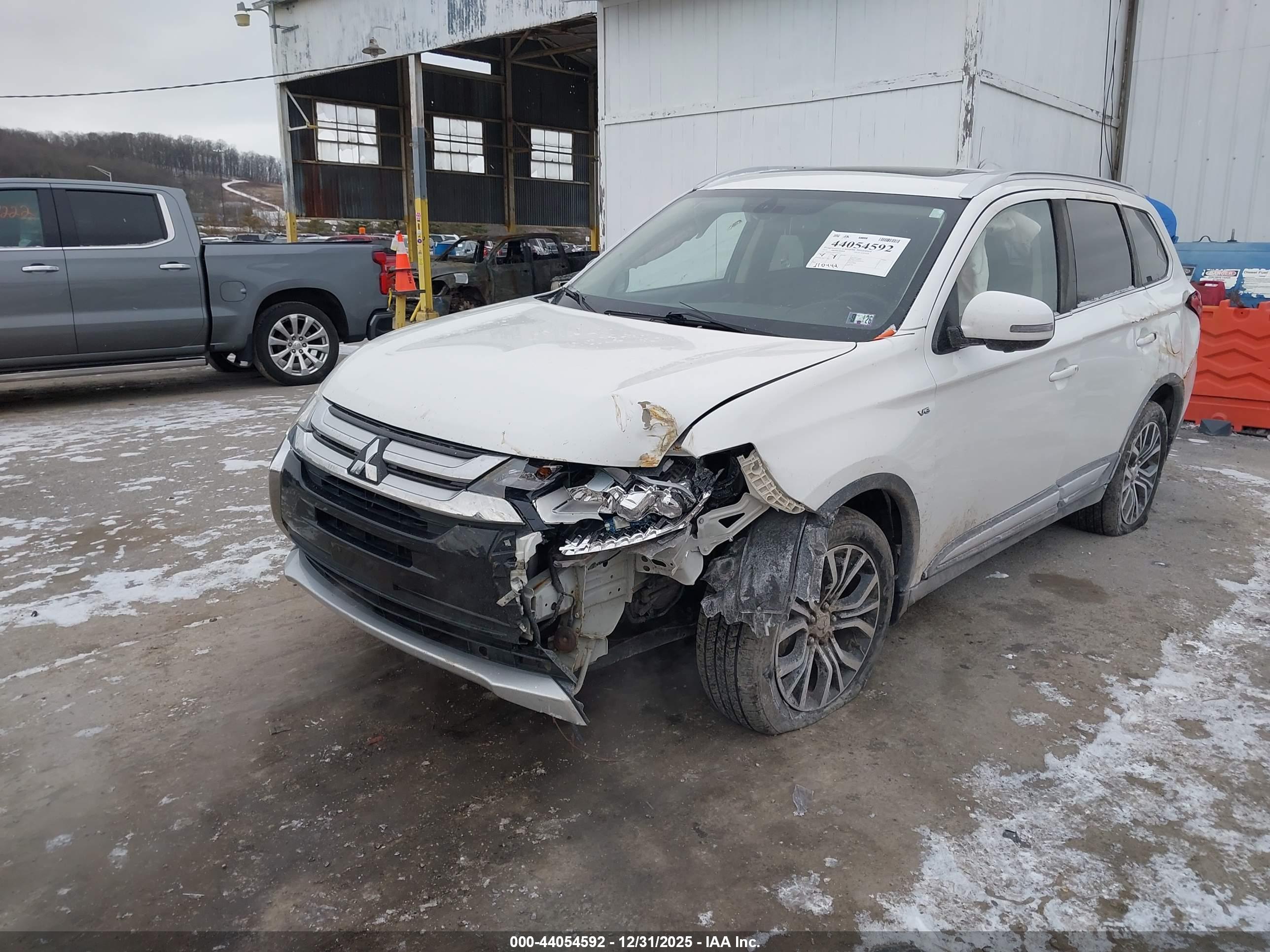 MITSUBISHI OUTLANDER image 6