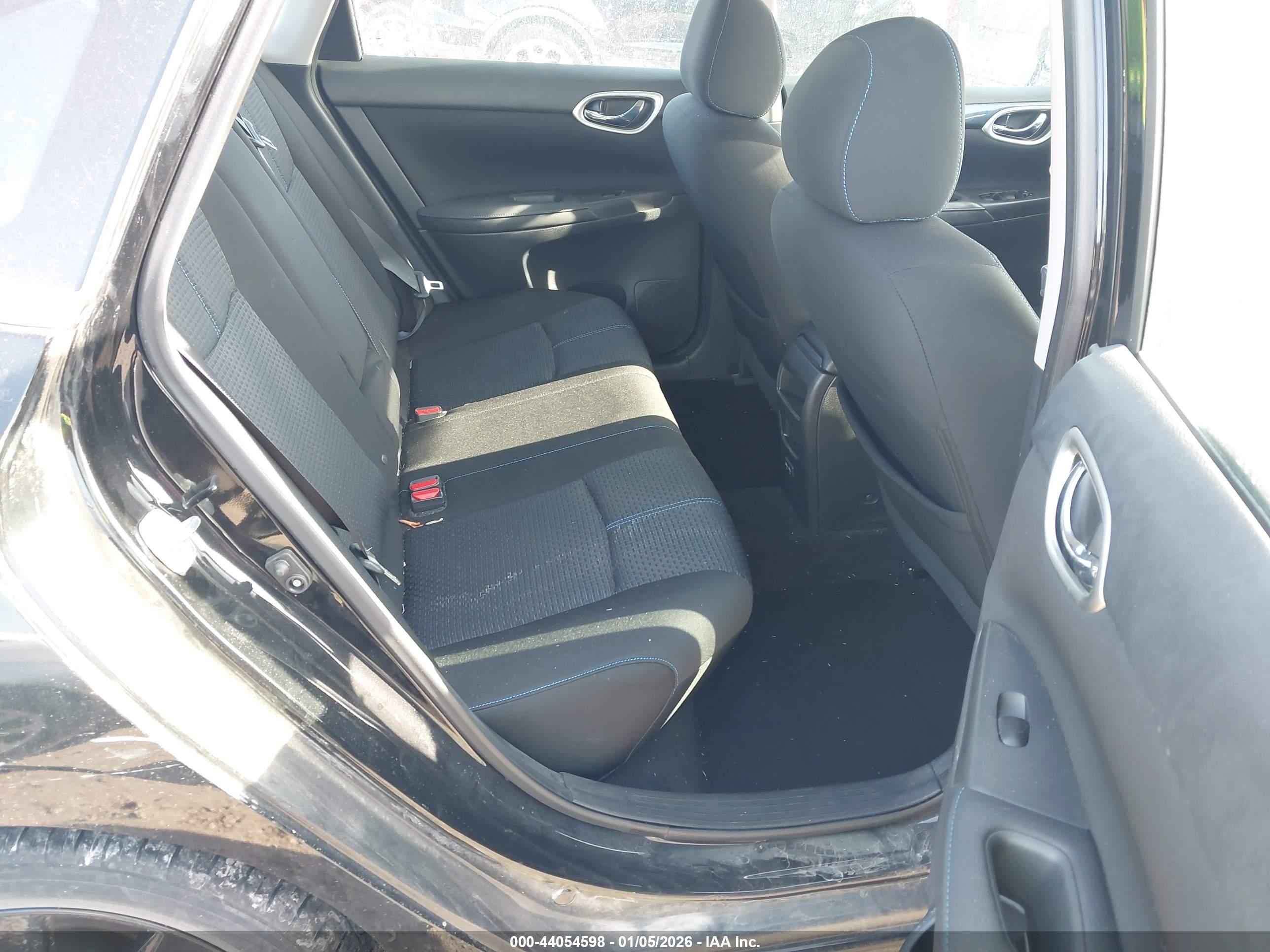 NISSAN SENTRA image 8