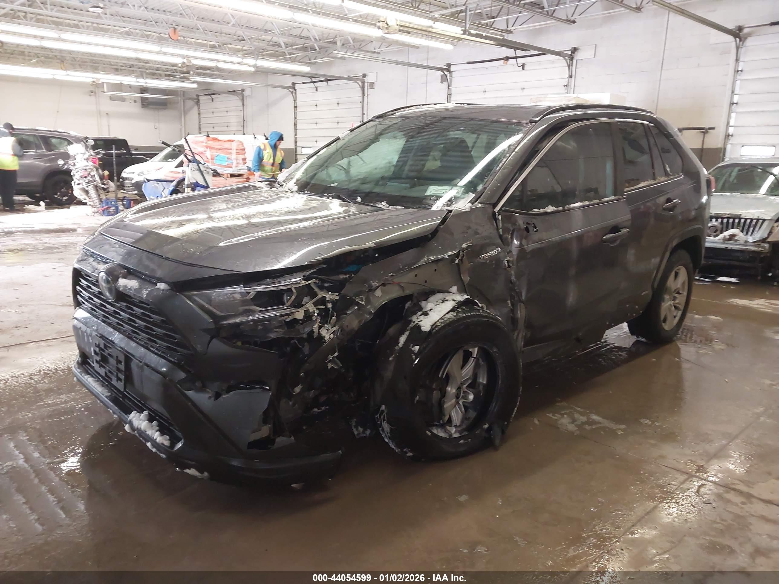TOYOTA RAV4 image 2