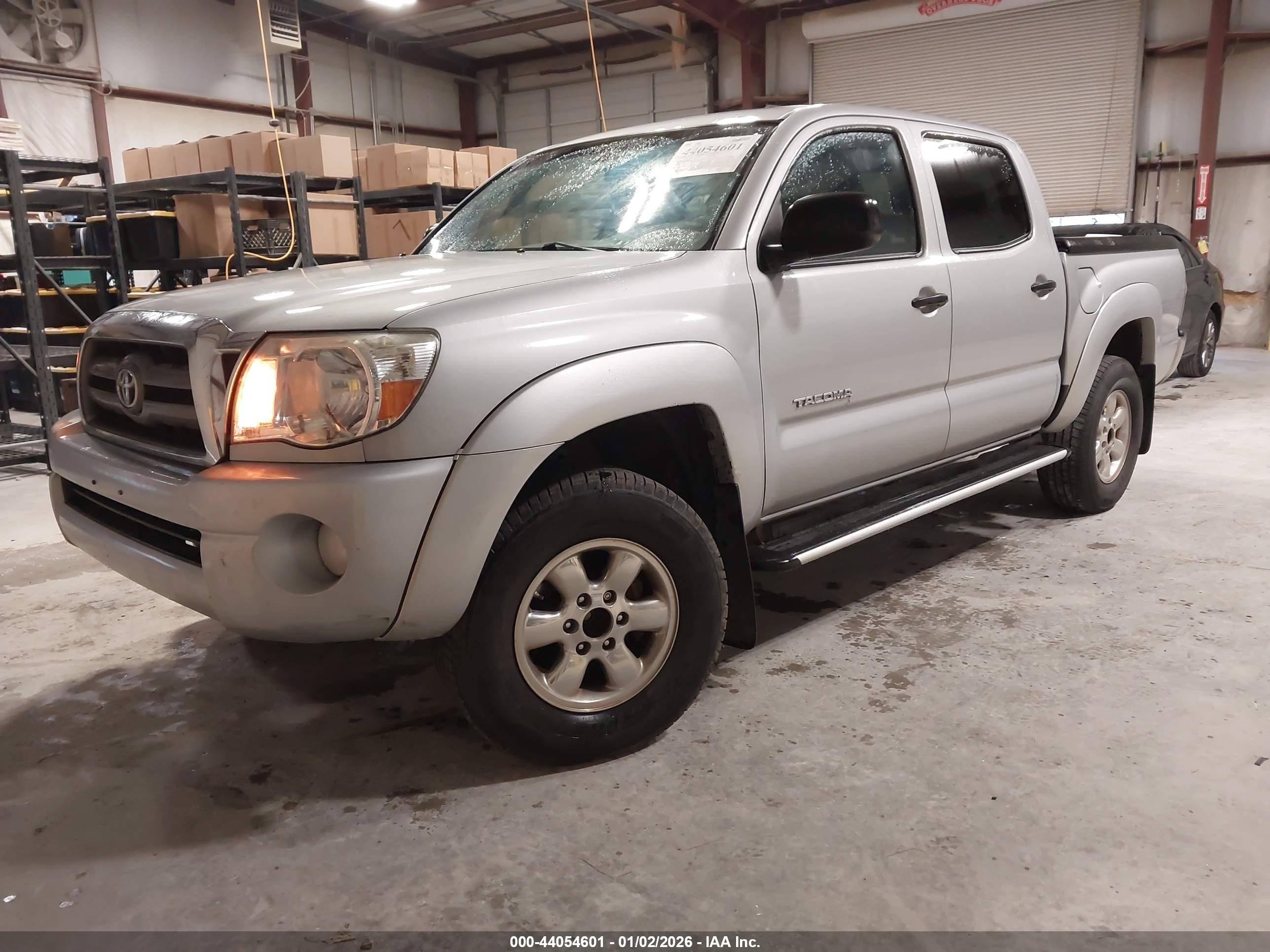 TOYOTA TACOMA image 2
