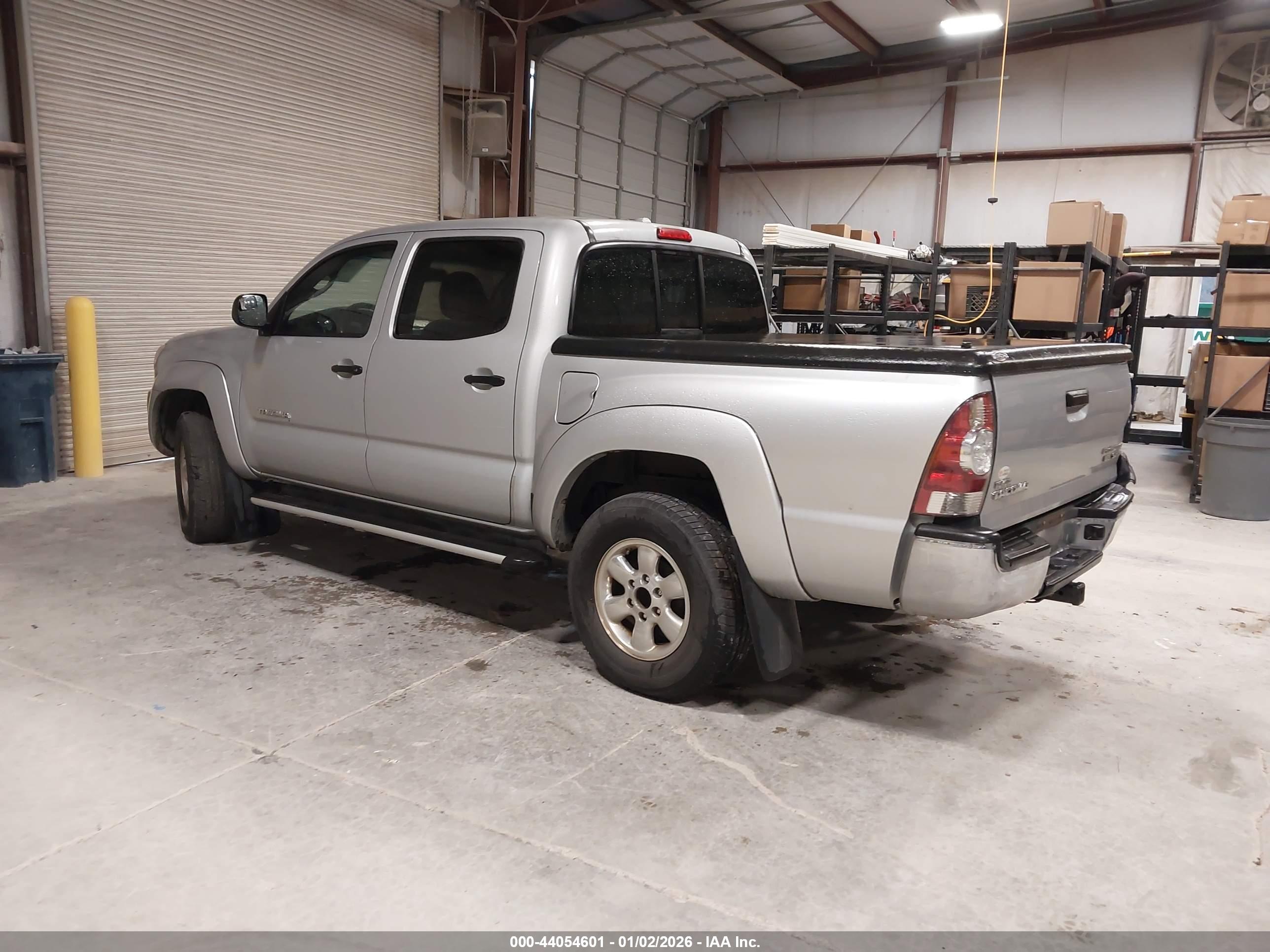 TOYOTA TACOMA image 3