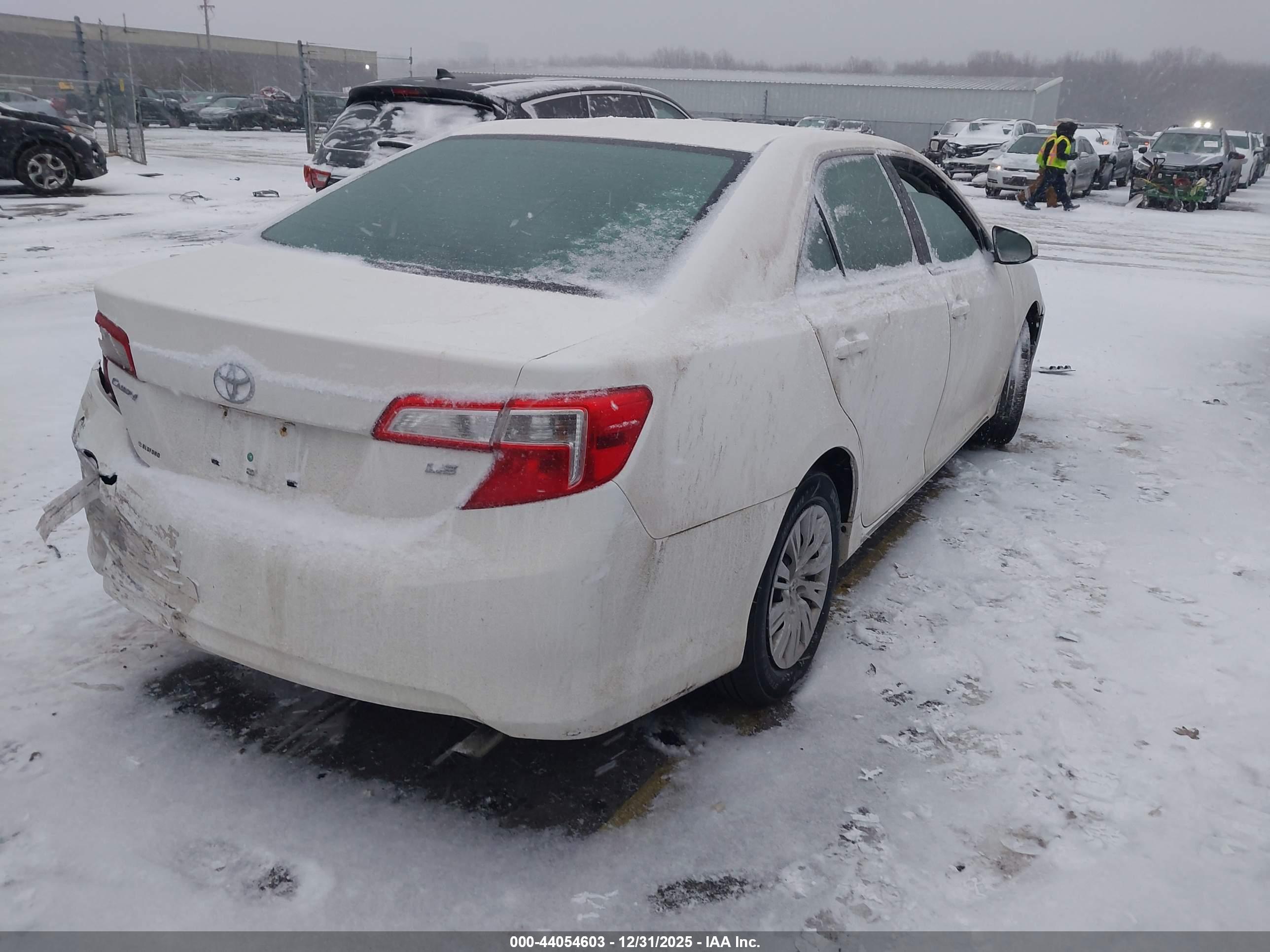 TOYOTA CAMRY image 4