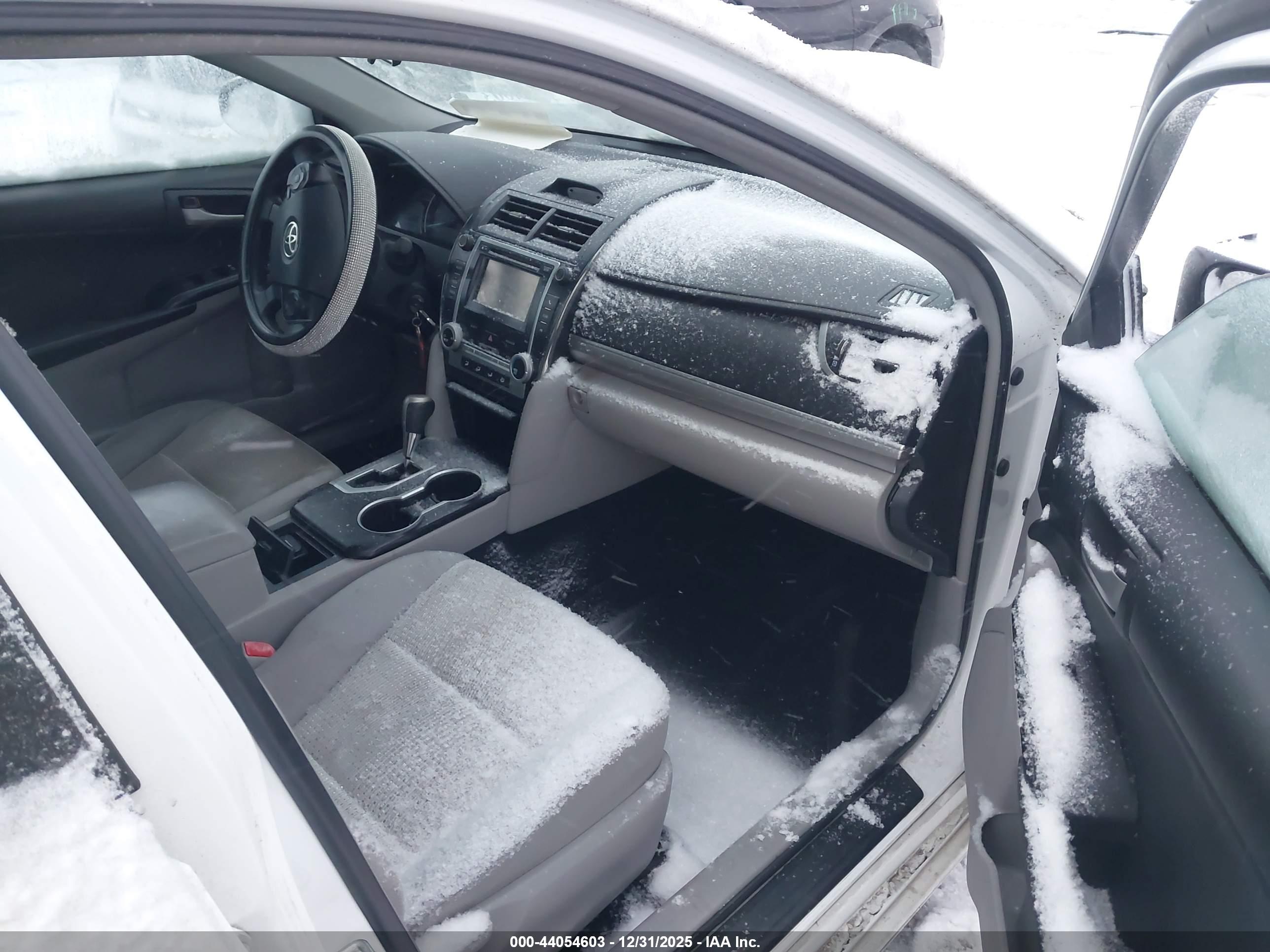TOYOTA CAMRY image 5
