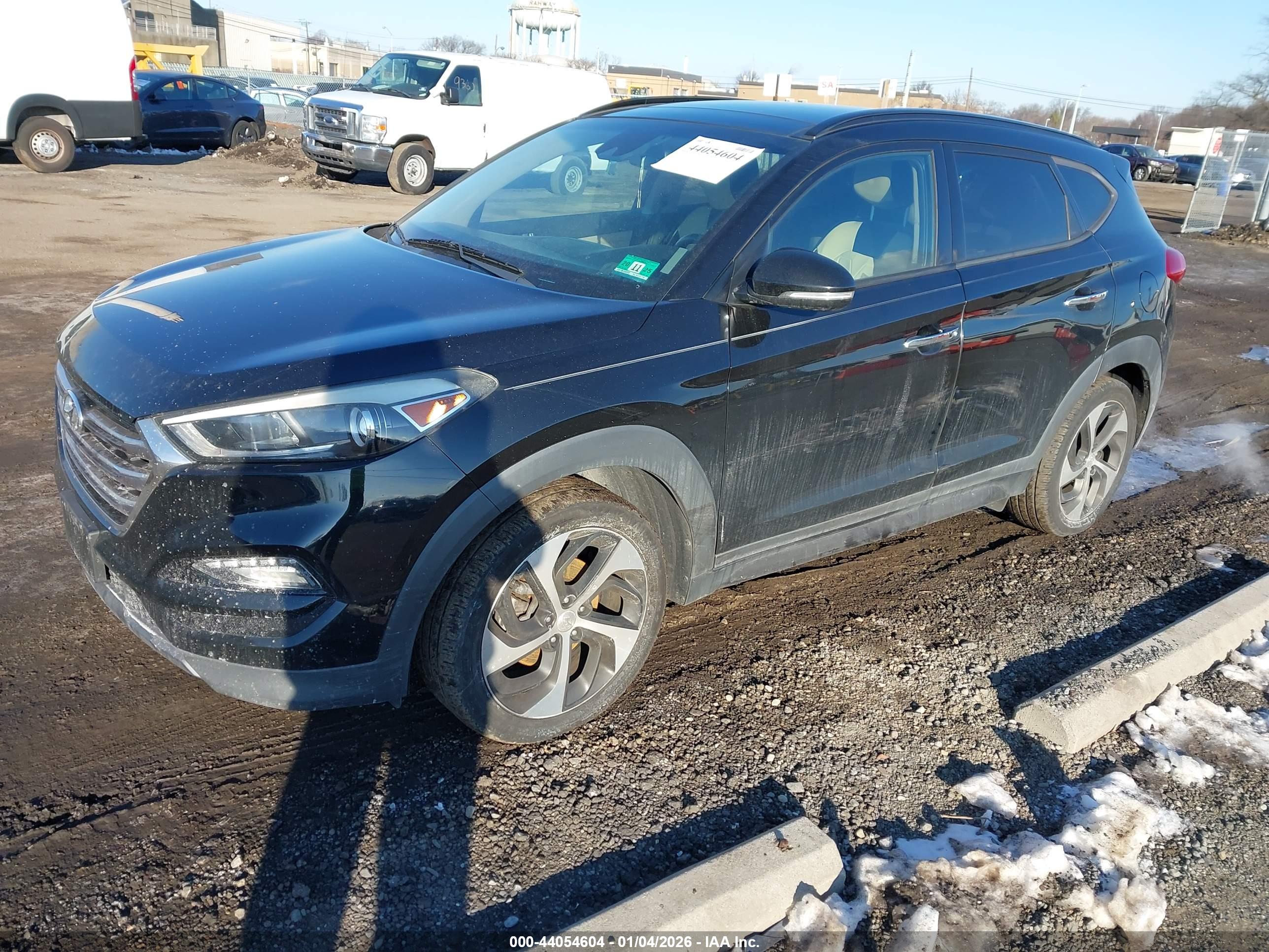 HYUNDAI TUCSON image 2