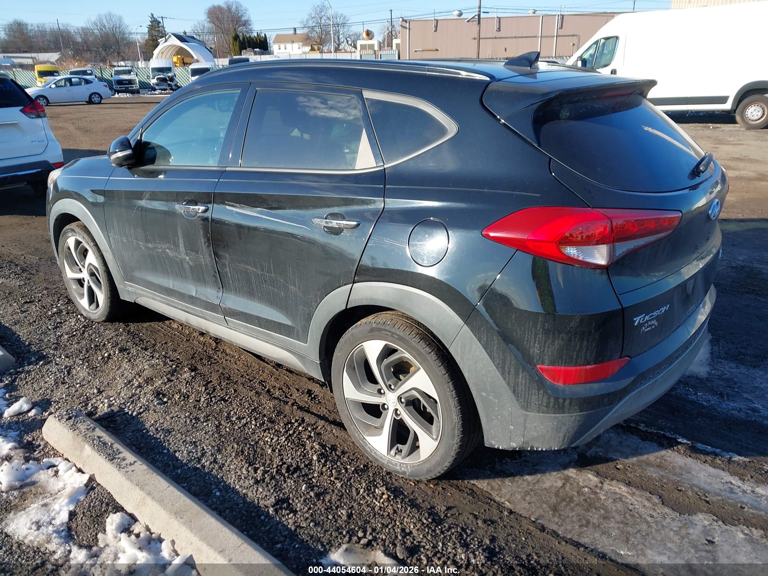 HYUNDAI TUCSON image 3