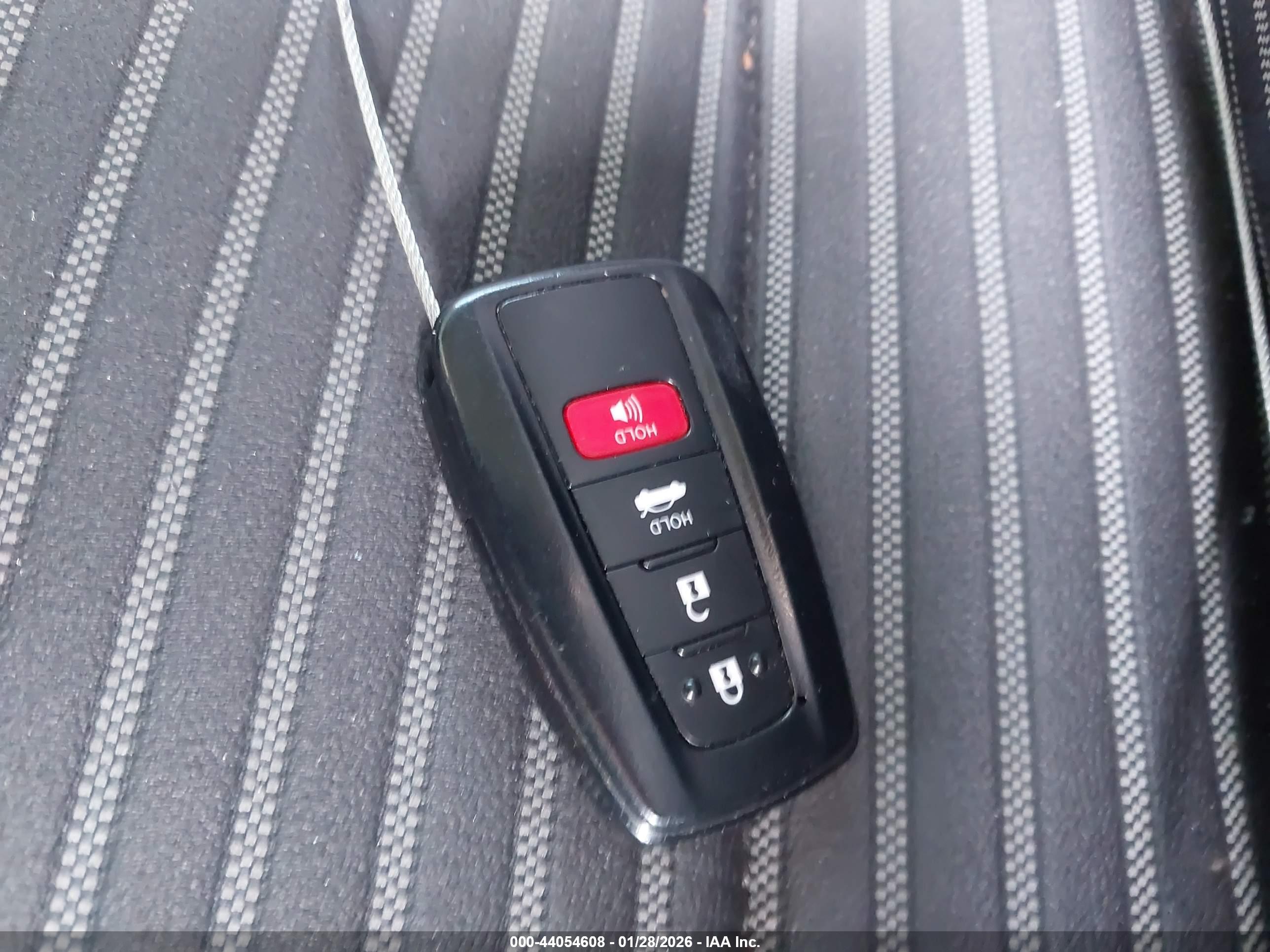 TOYOTA CAMRY image 11