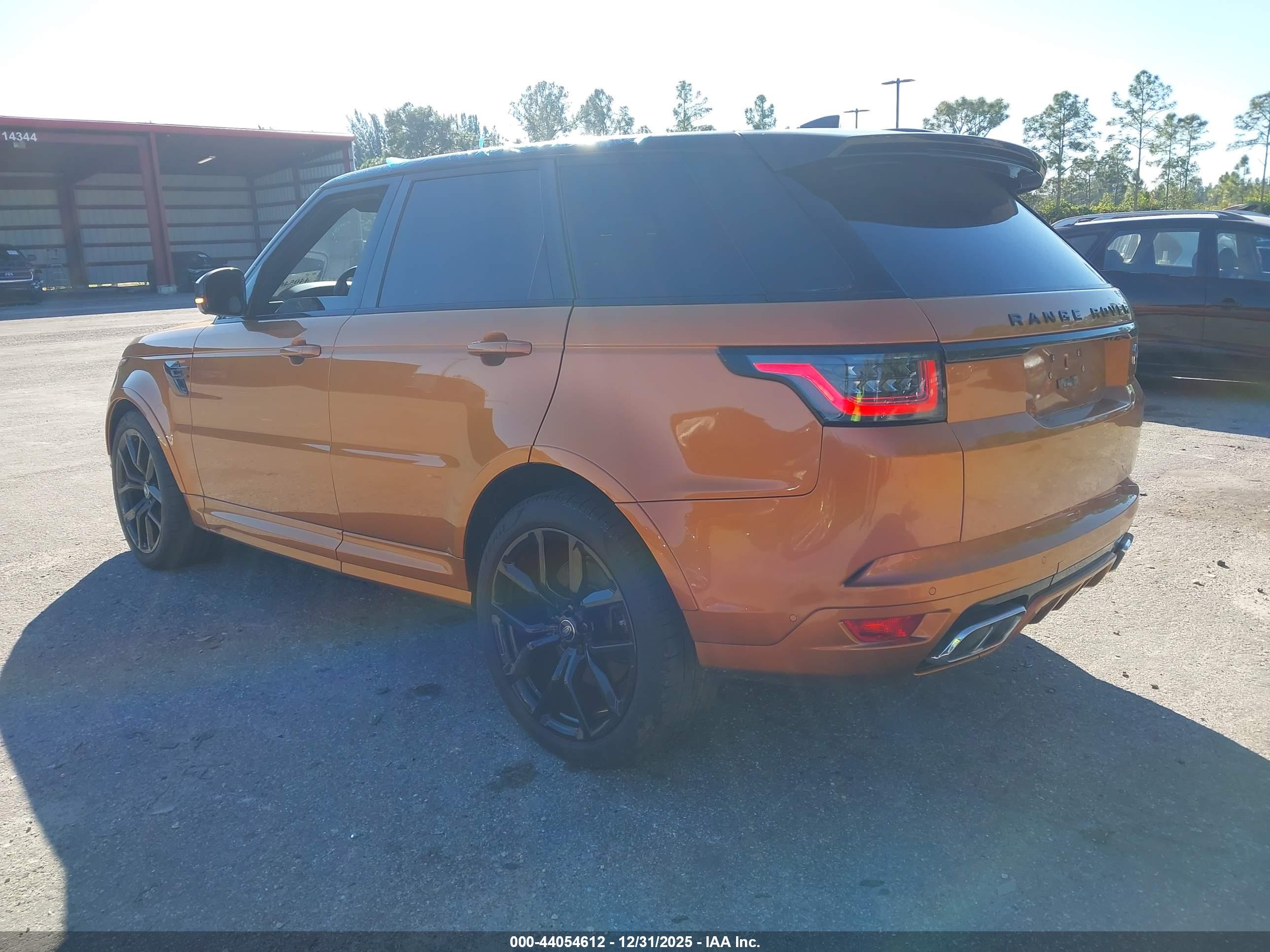 LAND ROVER image 3