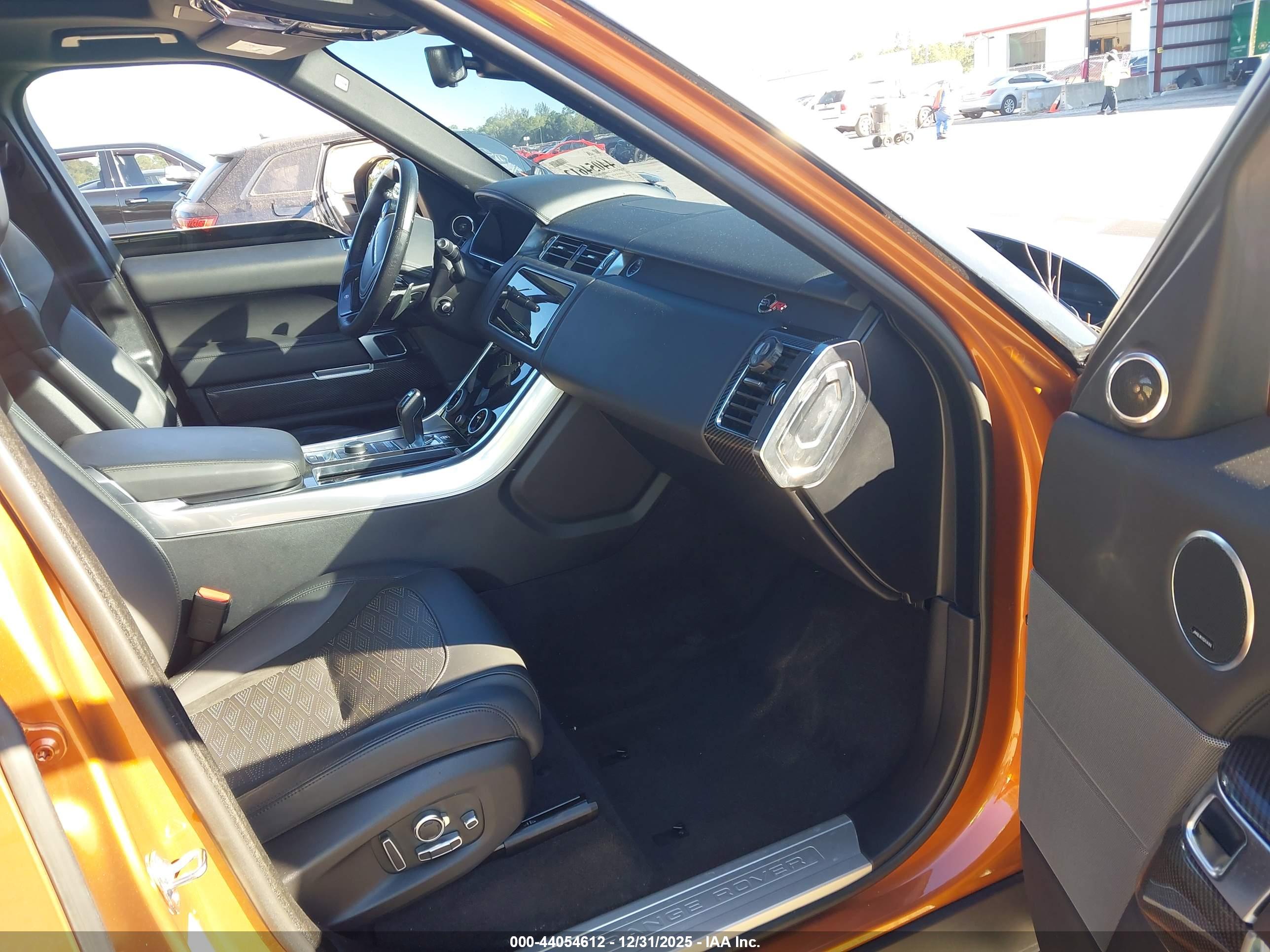 LAND ROVER image 5