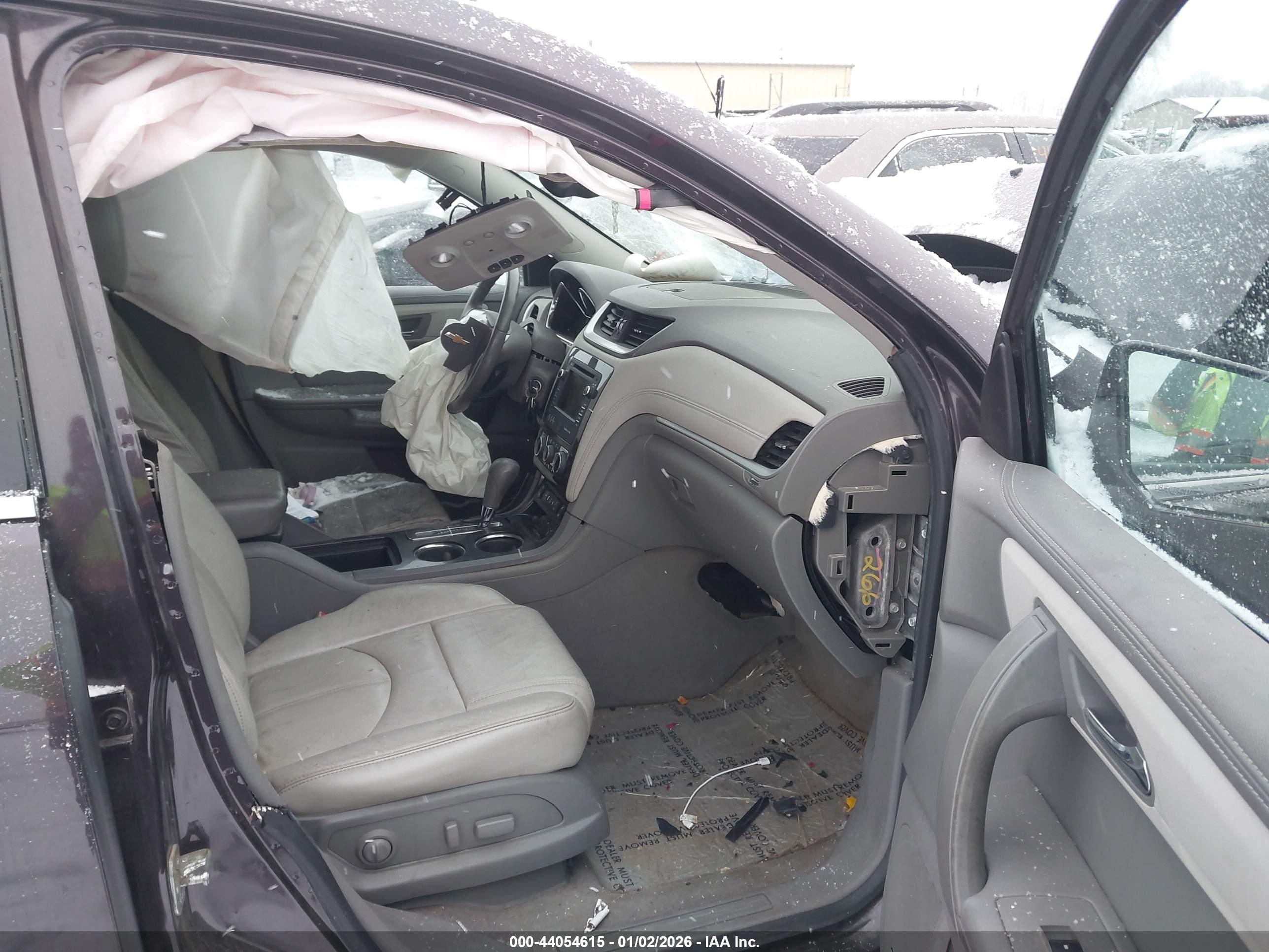 CHEVROLET TRAVERSE image 5